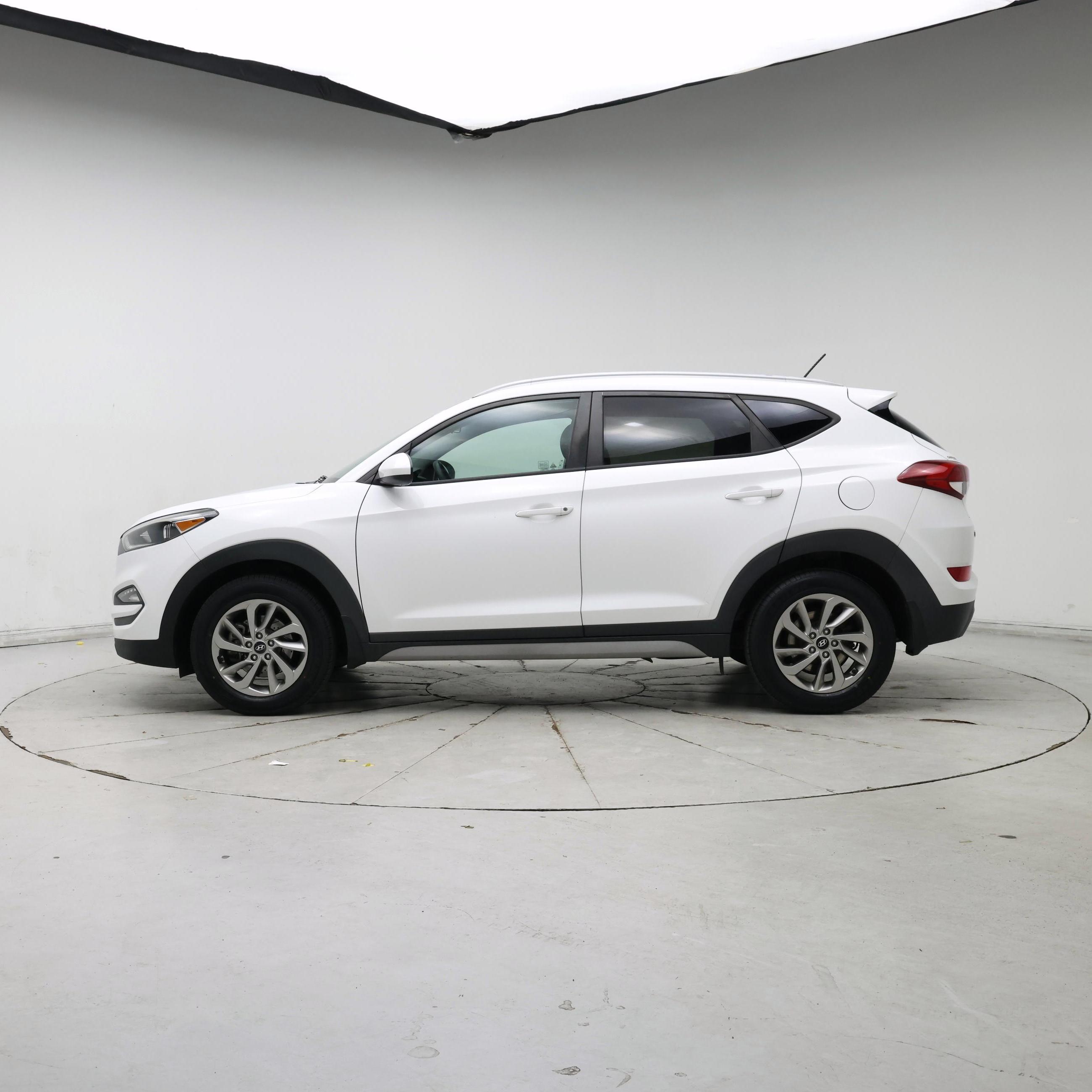 Thumbnail: 2017 Hyundai Tucson - 3