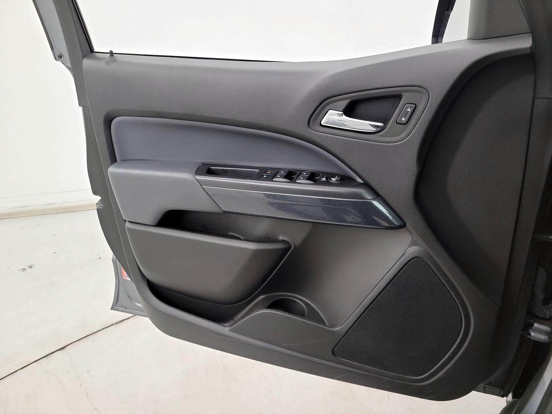 Thumbnail: 2022 Chevrolet Colorado - 12