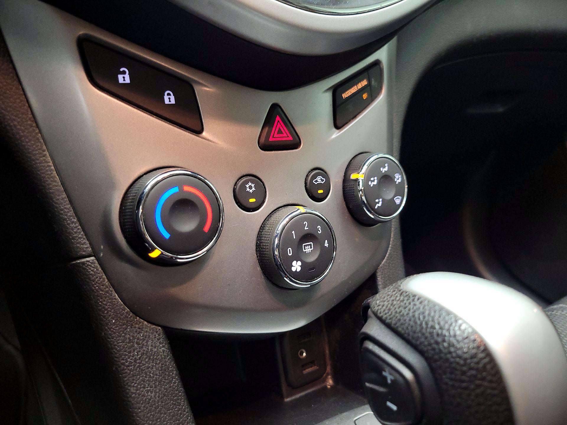 Thumbnail: 2019 Chevrolet Sonic - 17