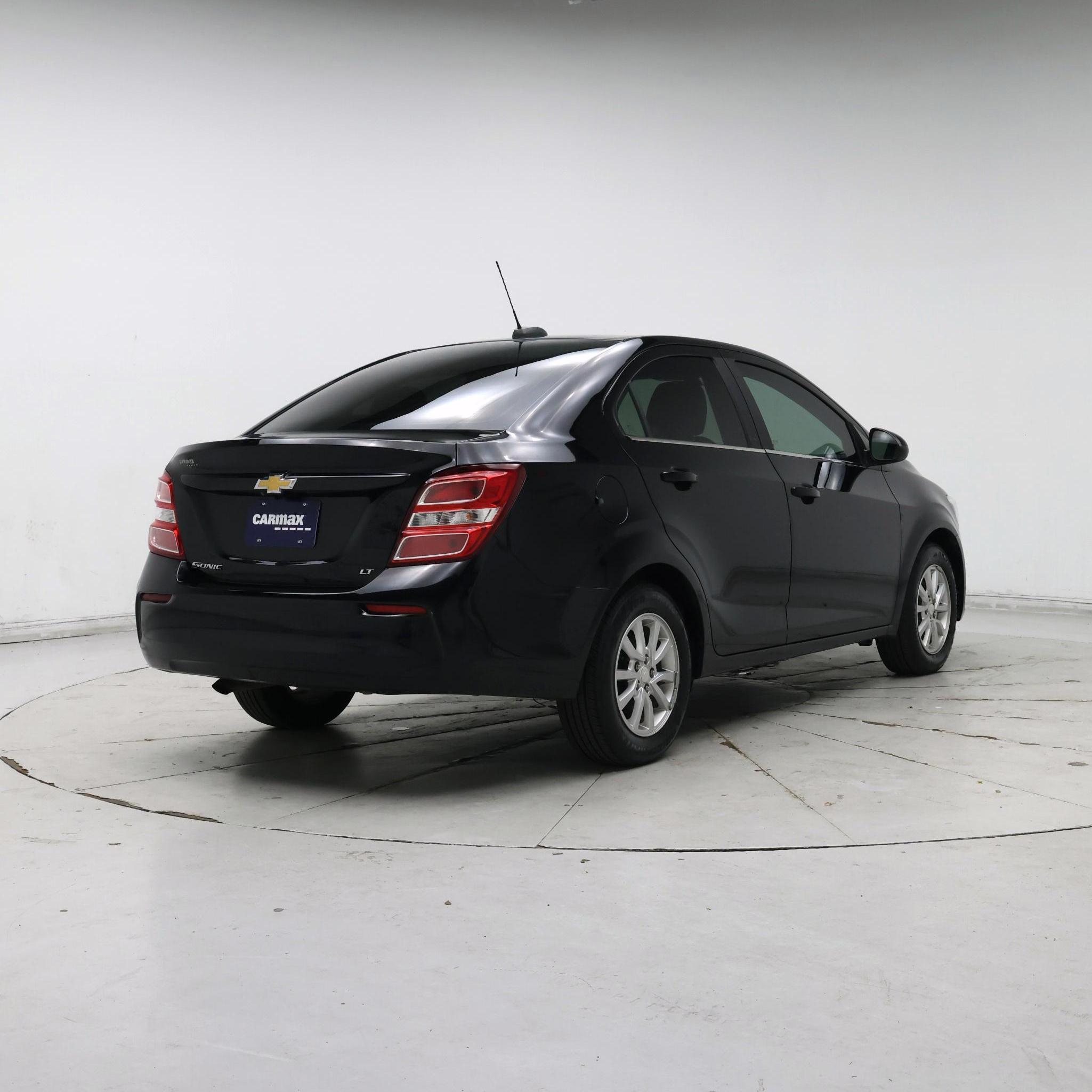 Thumbnail: 2019 Chevrolet Sonic - 8