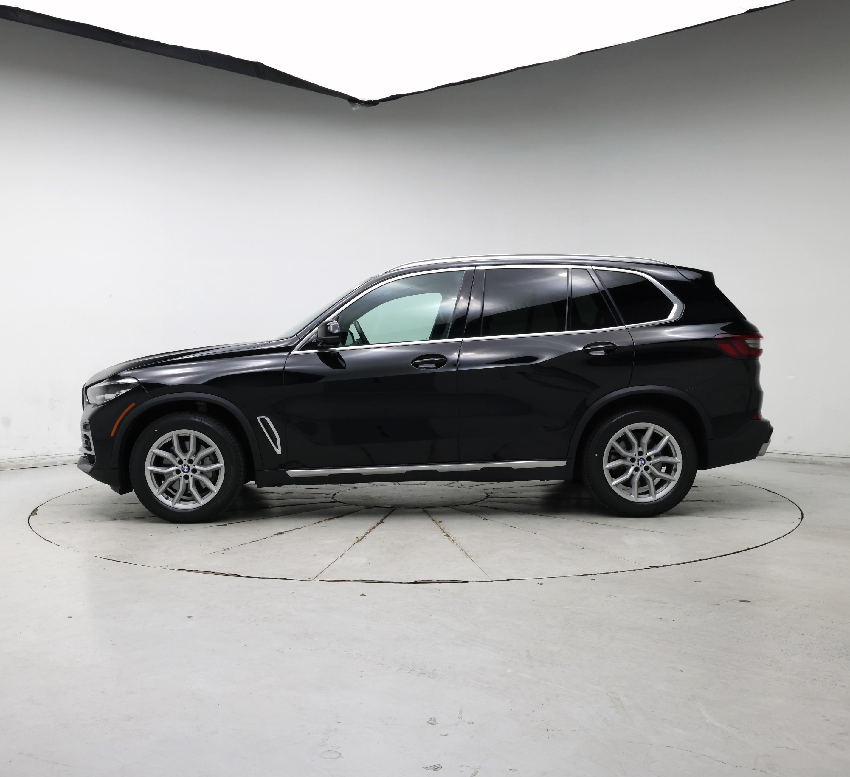 Thumbnail: 2022 BMW X5 - 3