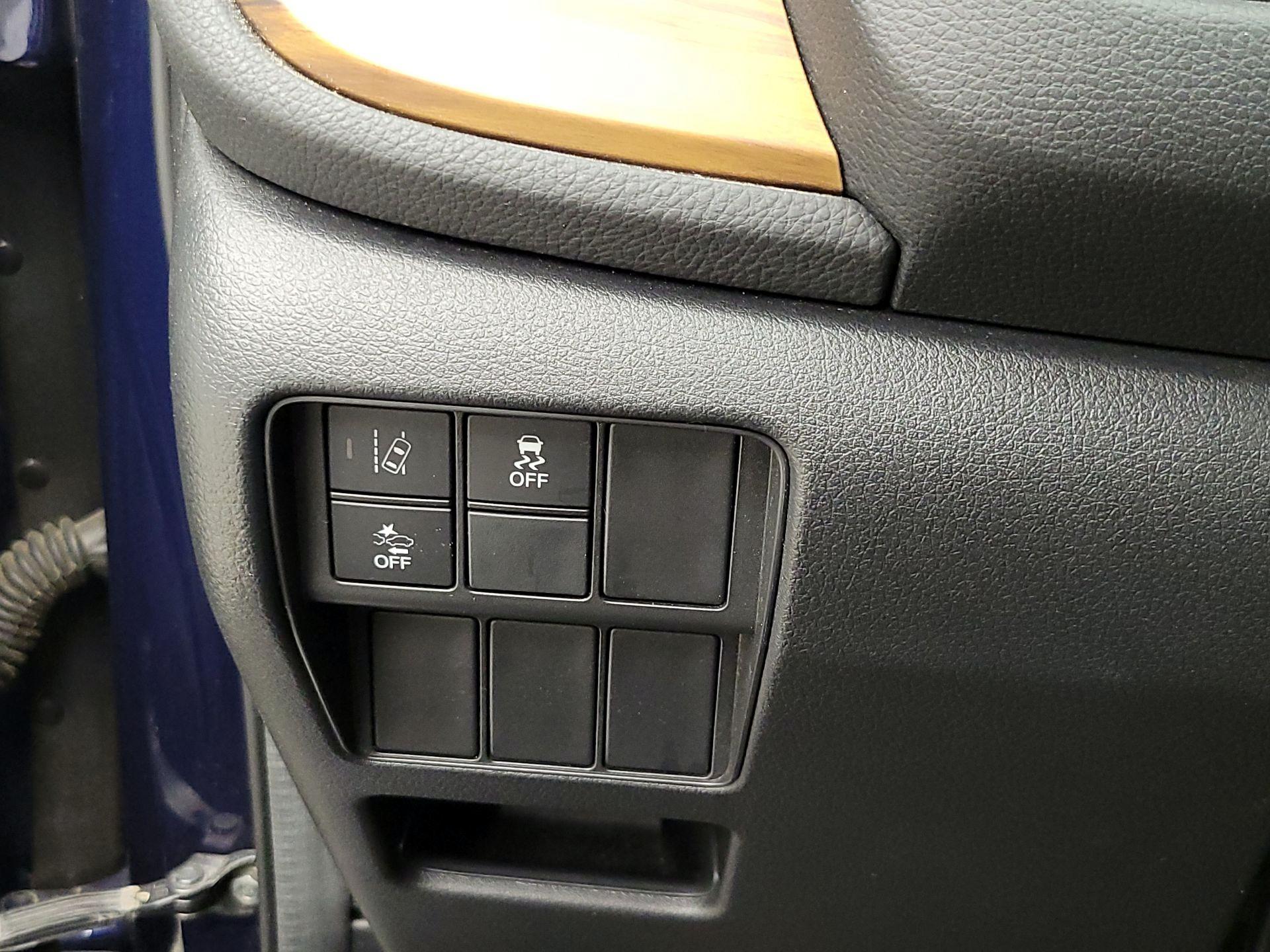 Thumbnail: 2018 Honda CR-V - 13