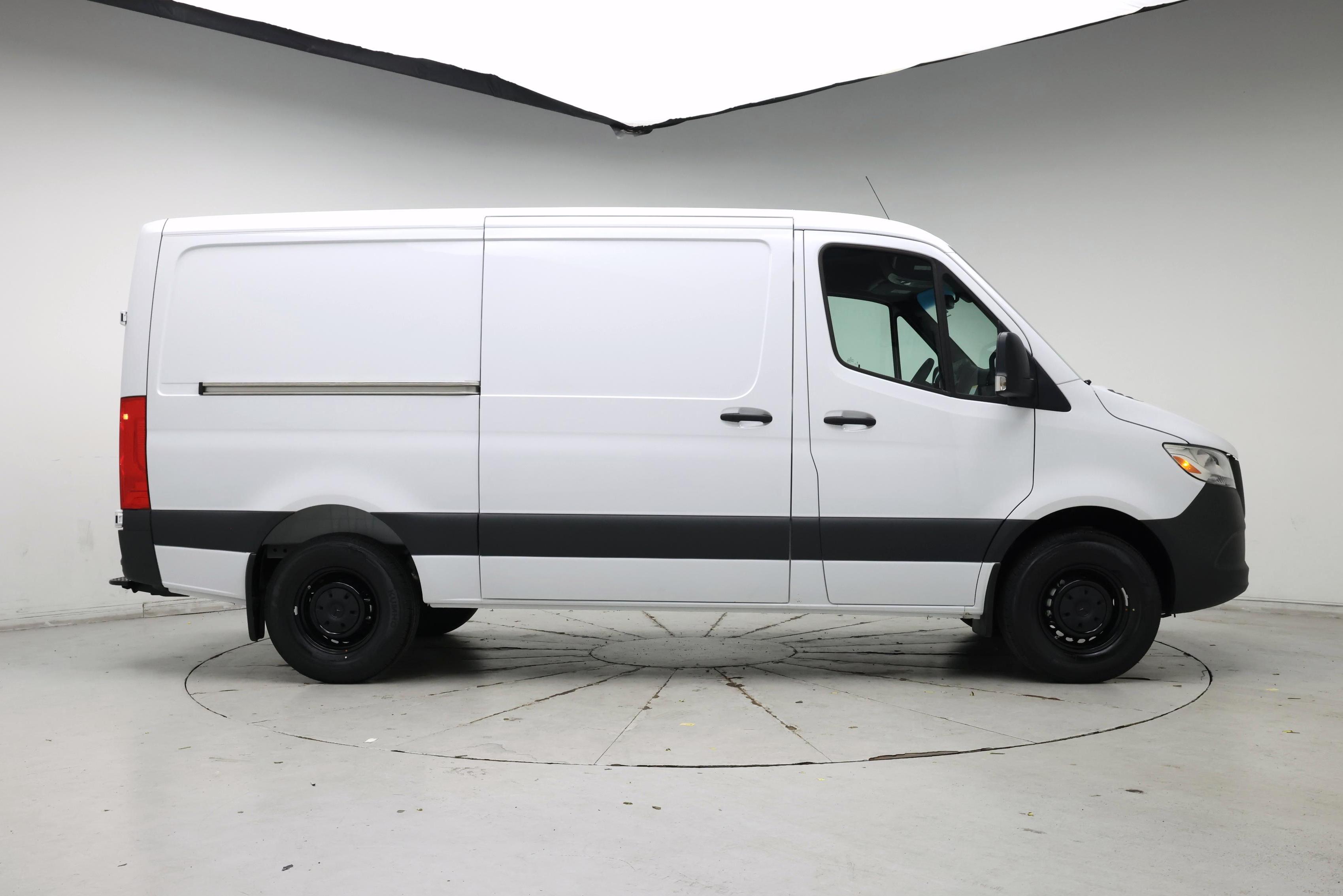 Thumbnail: 2025 Mercedes-Benz Sprinter - 7