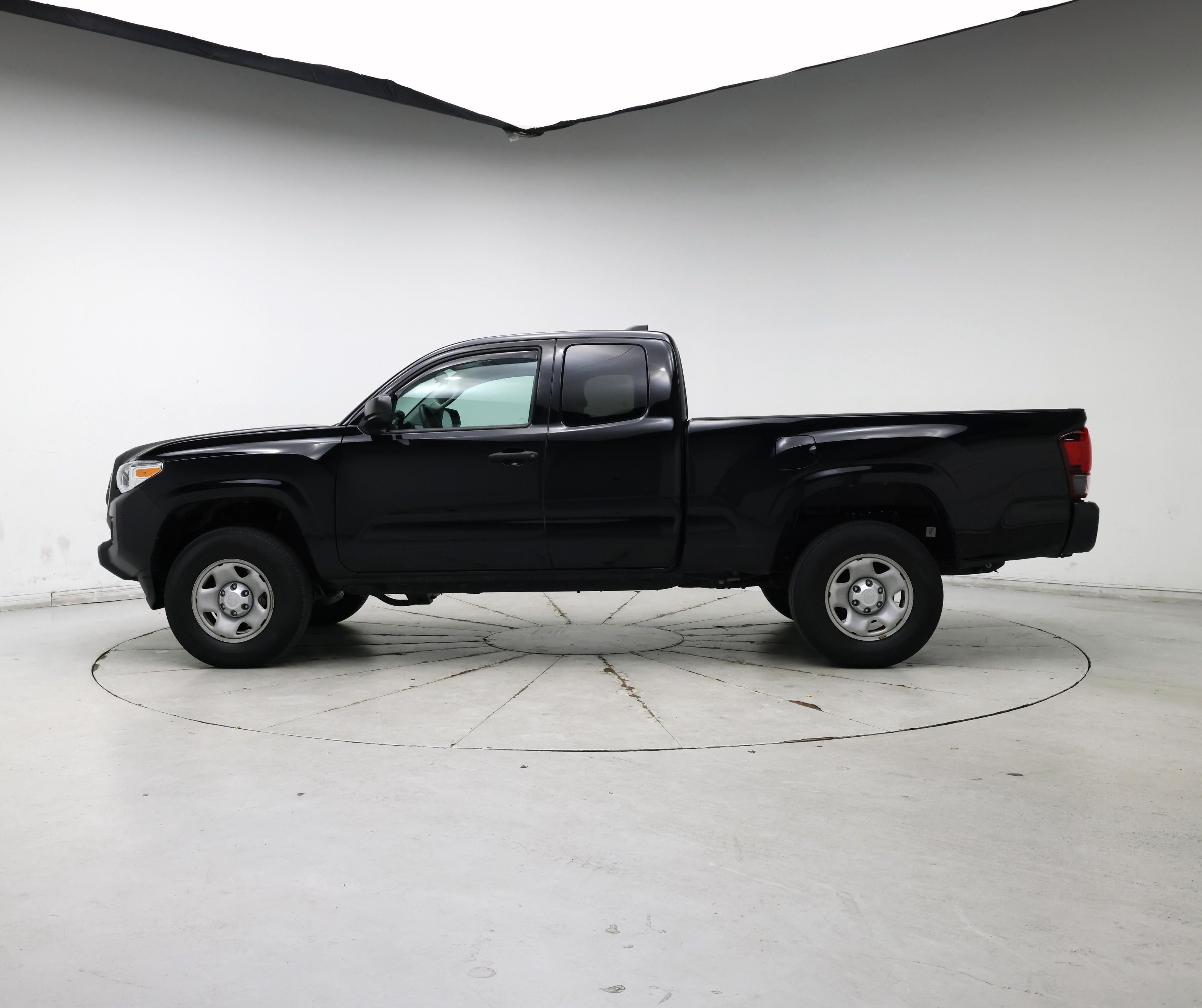 Thumbnail: 2022 Toyota Tacoma - 3