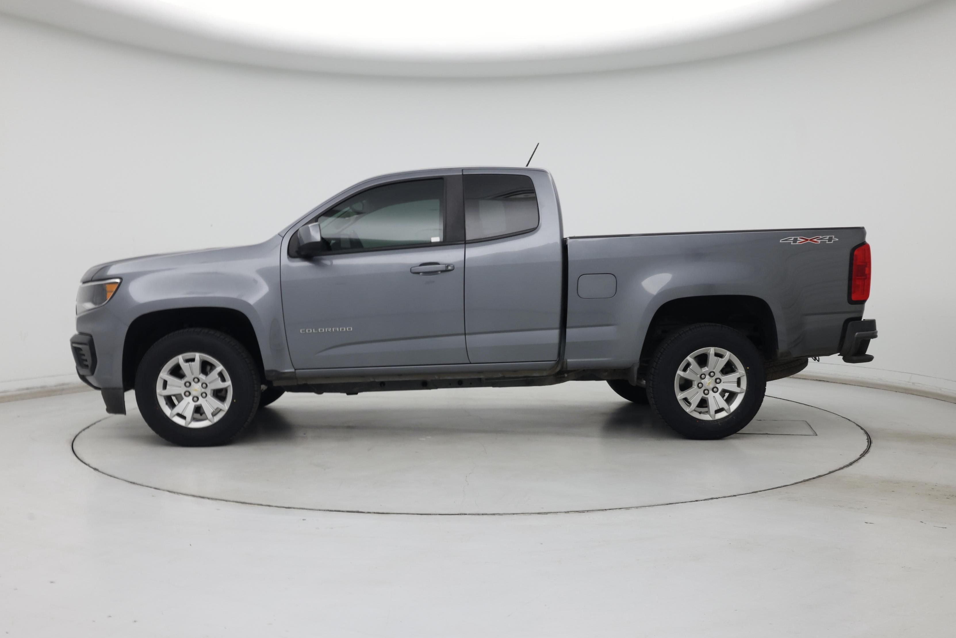 Thumbnail: 2021 Chevrolet Colorado - 3