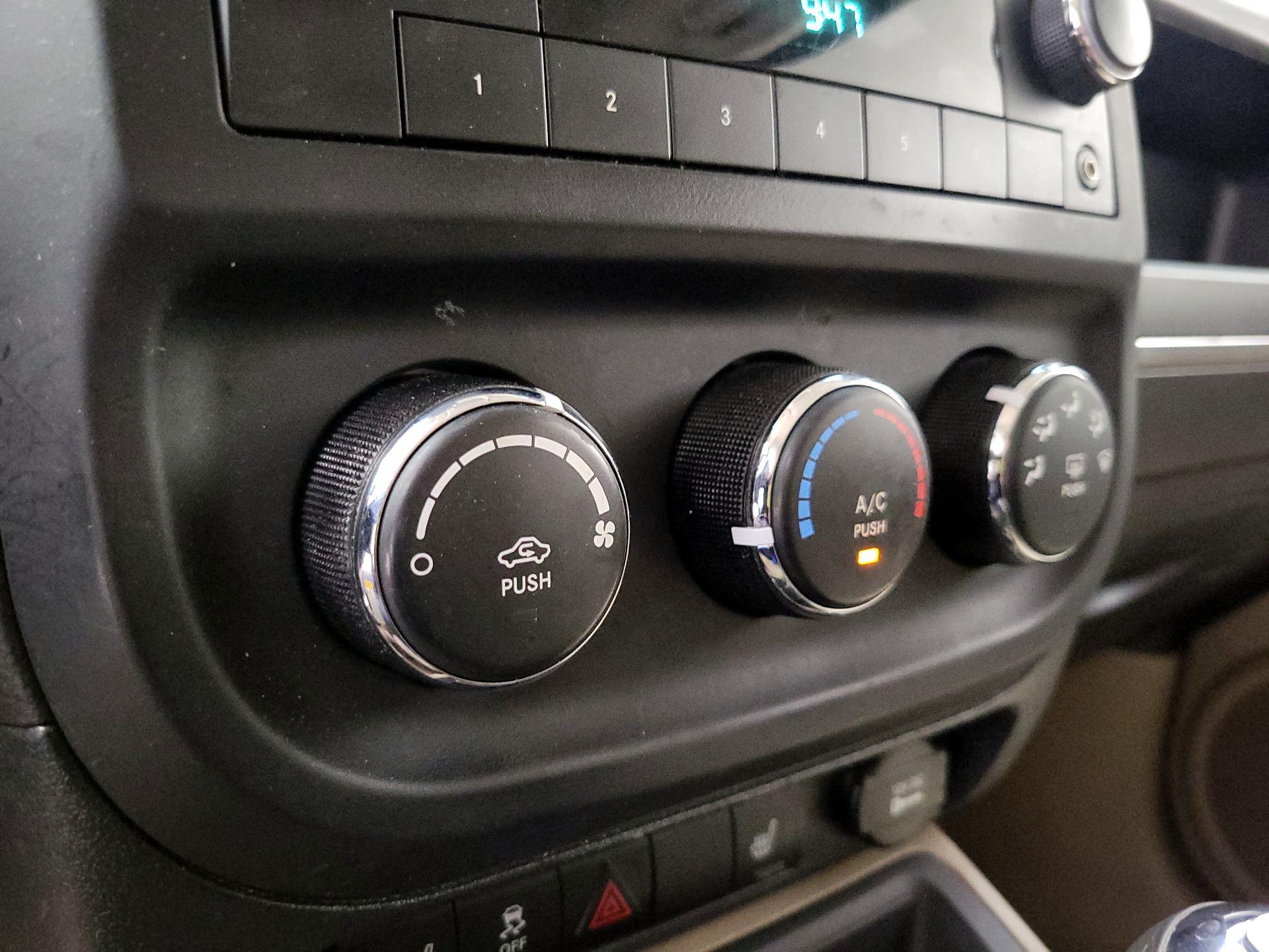 Thumbnail: 2015 Jeep Patriot - 14