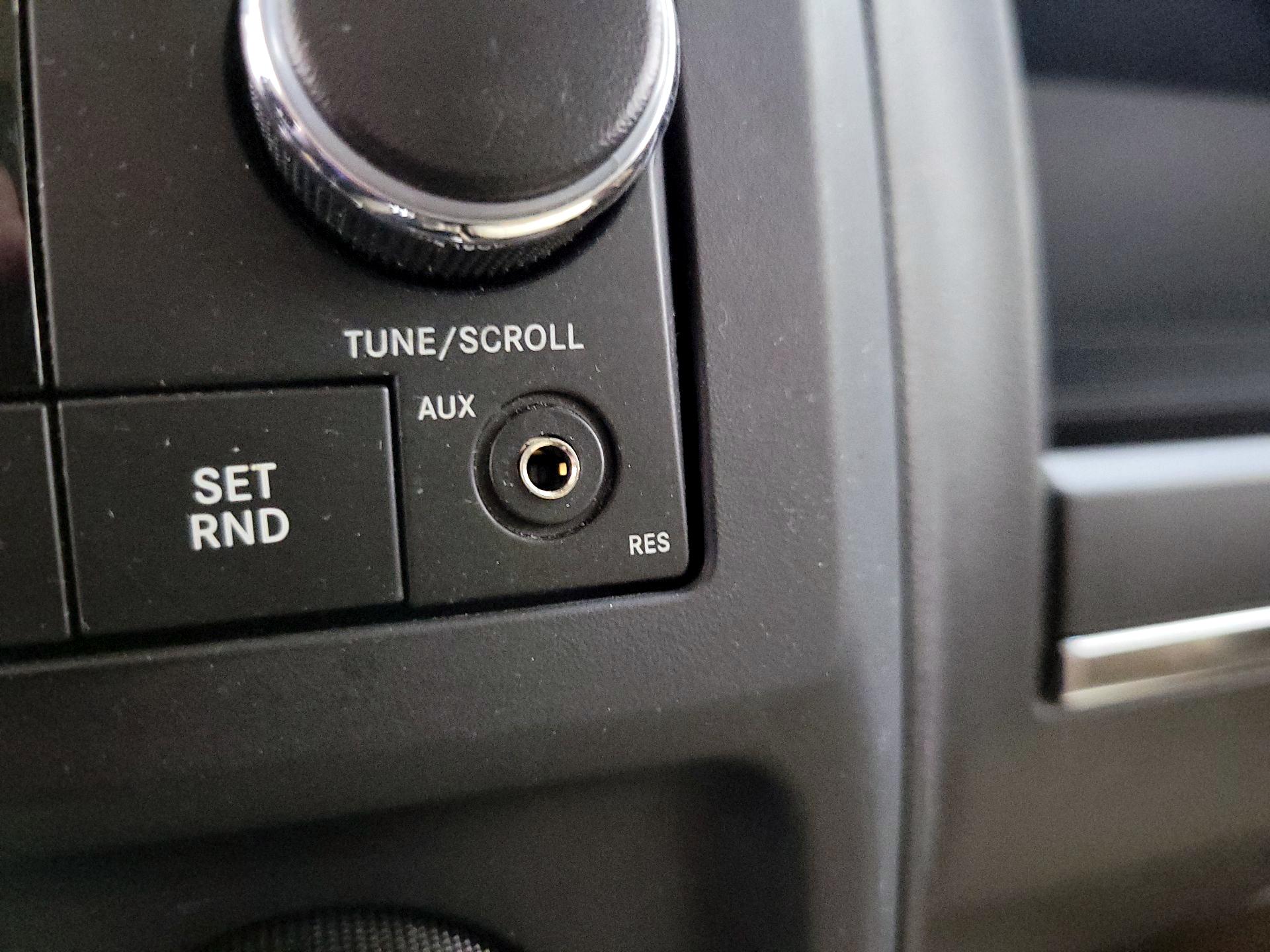 Thumbnail: 2015 Jeep Patriot - 16