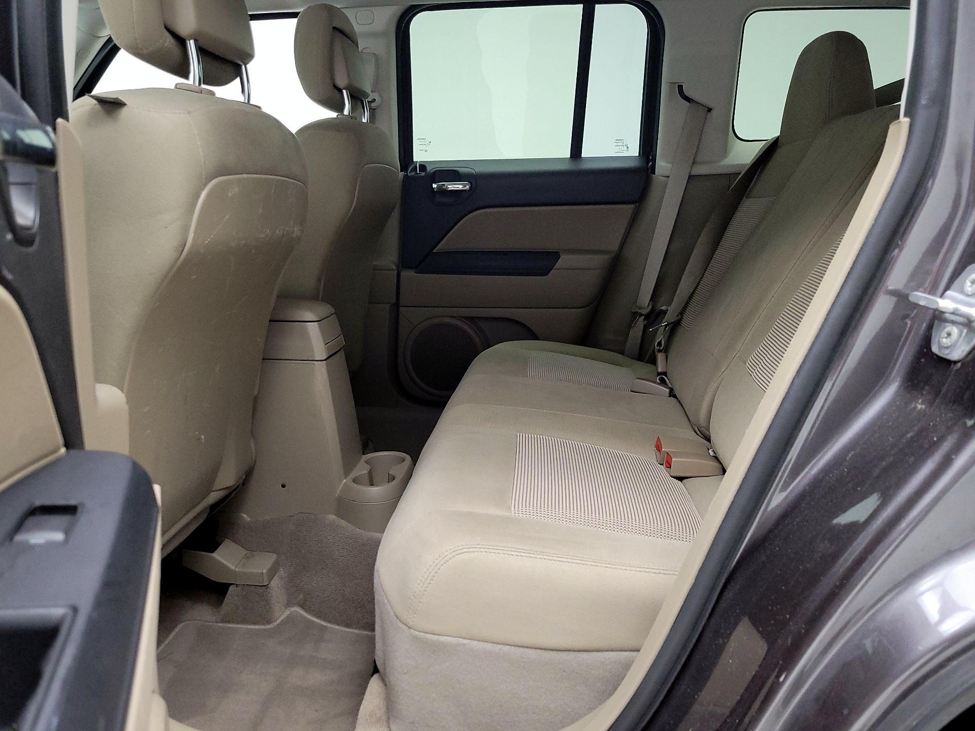Thumbnail: 2015 Jeep Patriot - 17