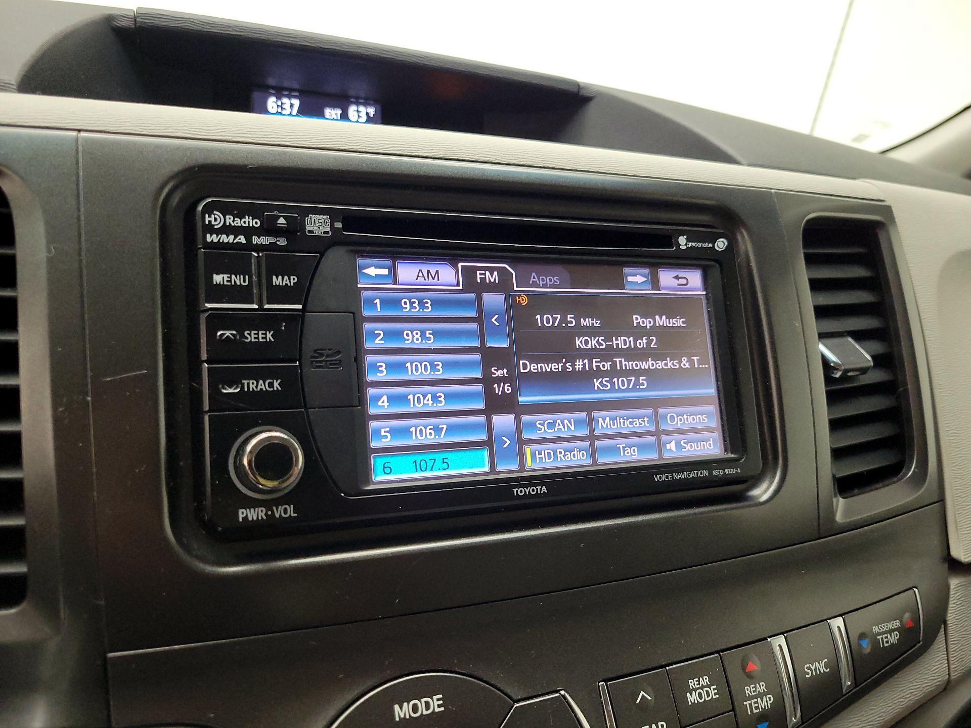 Thumbnail: 2014 Toyota Sienna - 16