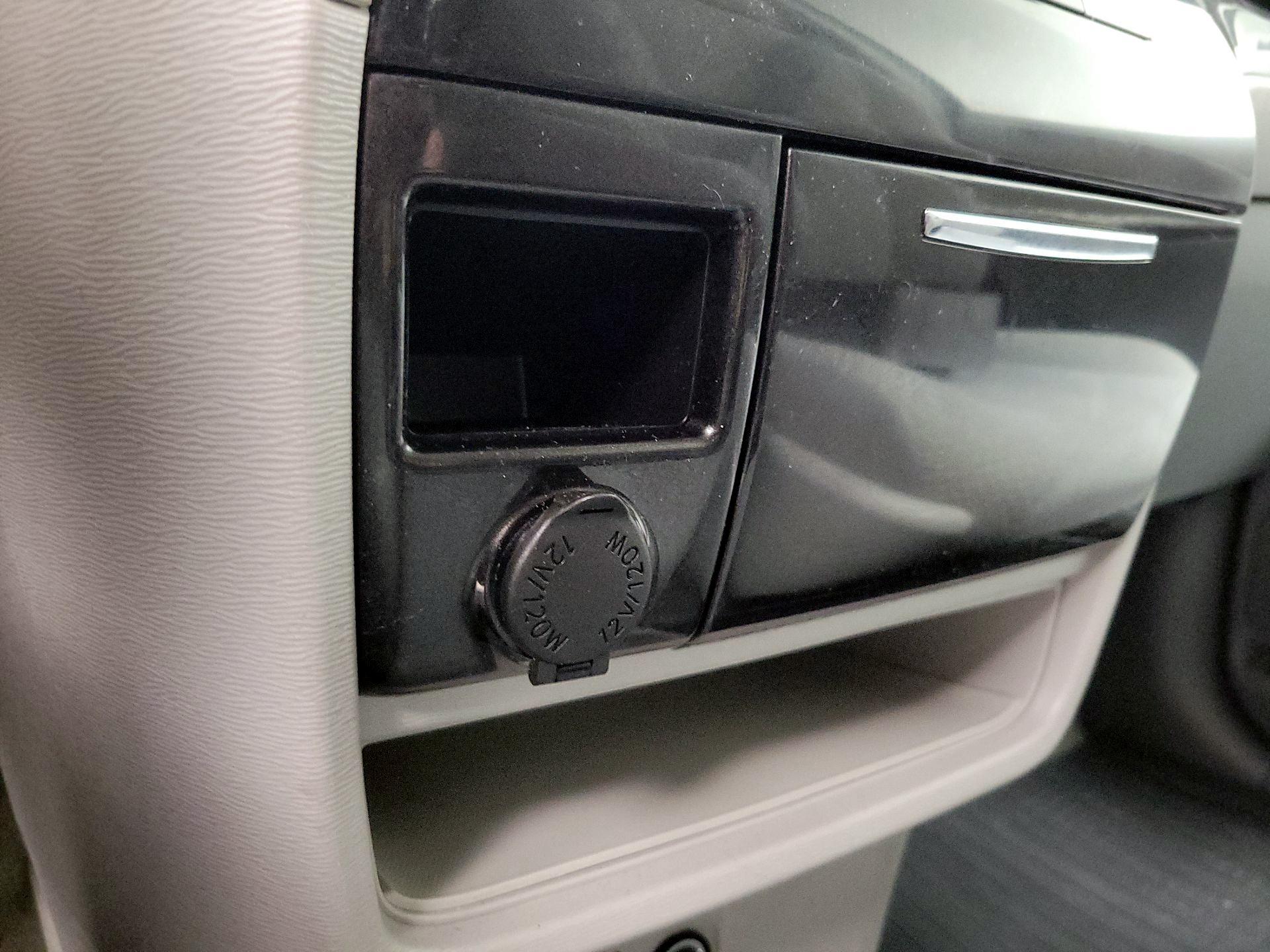 Thumbnail: 2014 Toyota Sienna - 19
