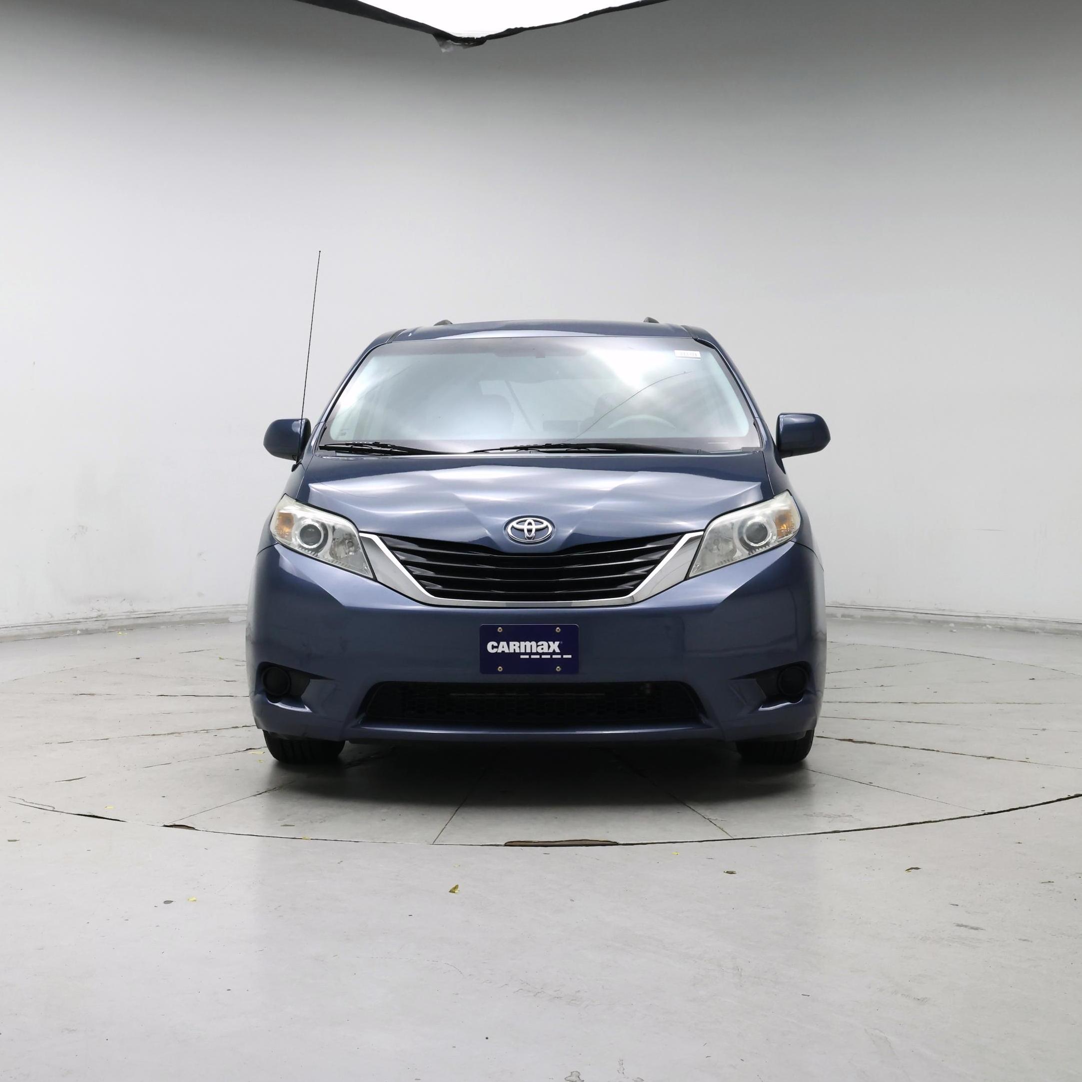 Thumbnail: 2014 Toyota Sienna - 5