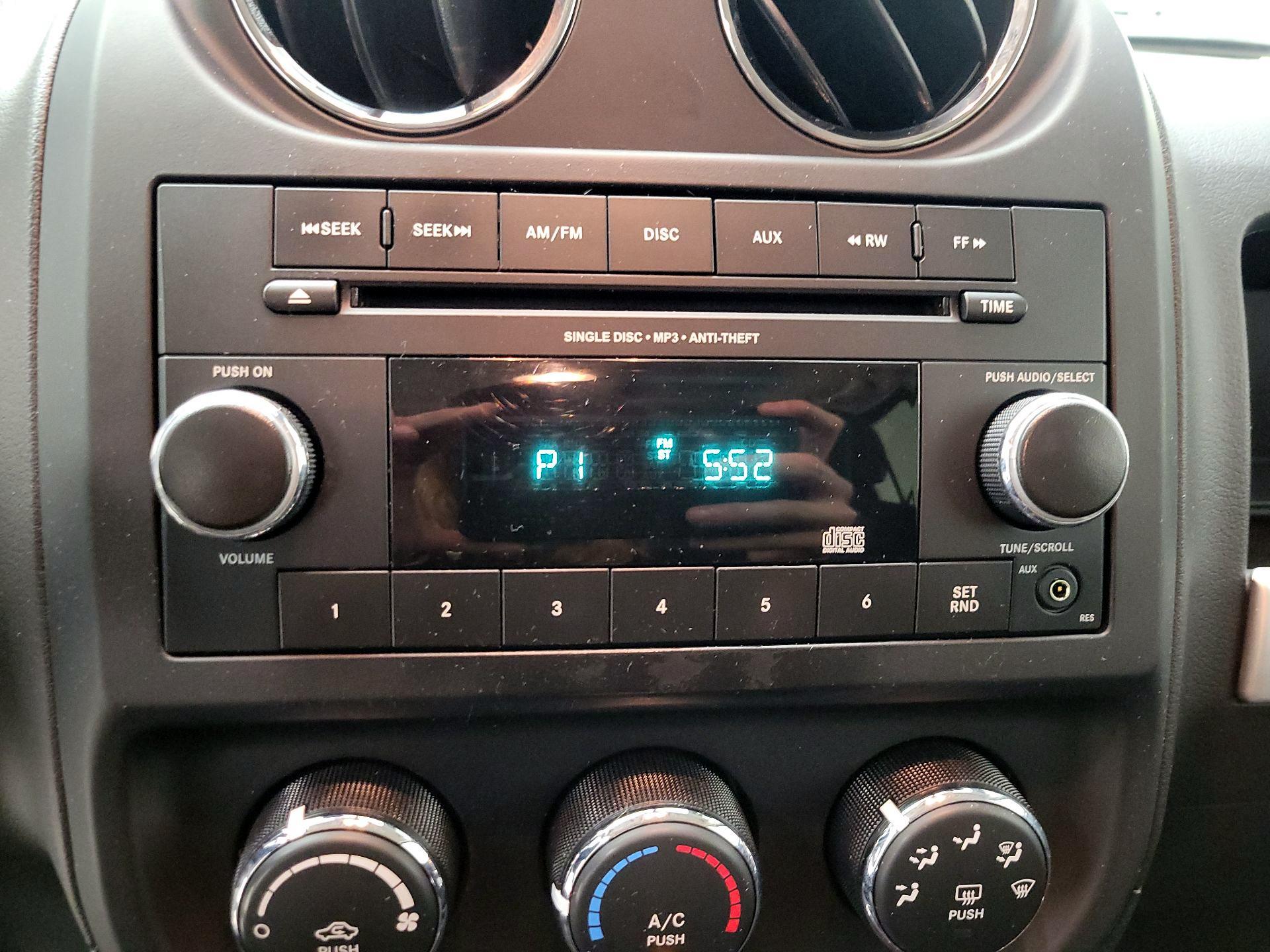 Thumbnail: 2015 Jeep Compass - 13