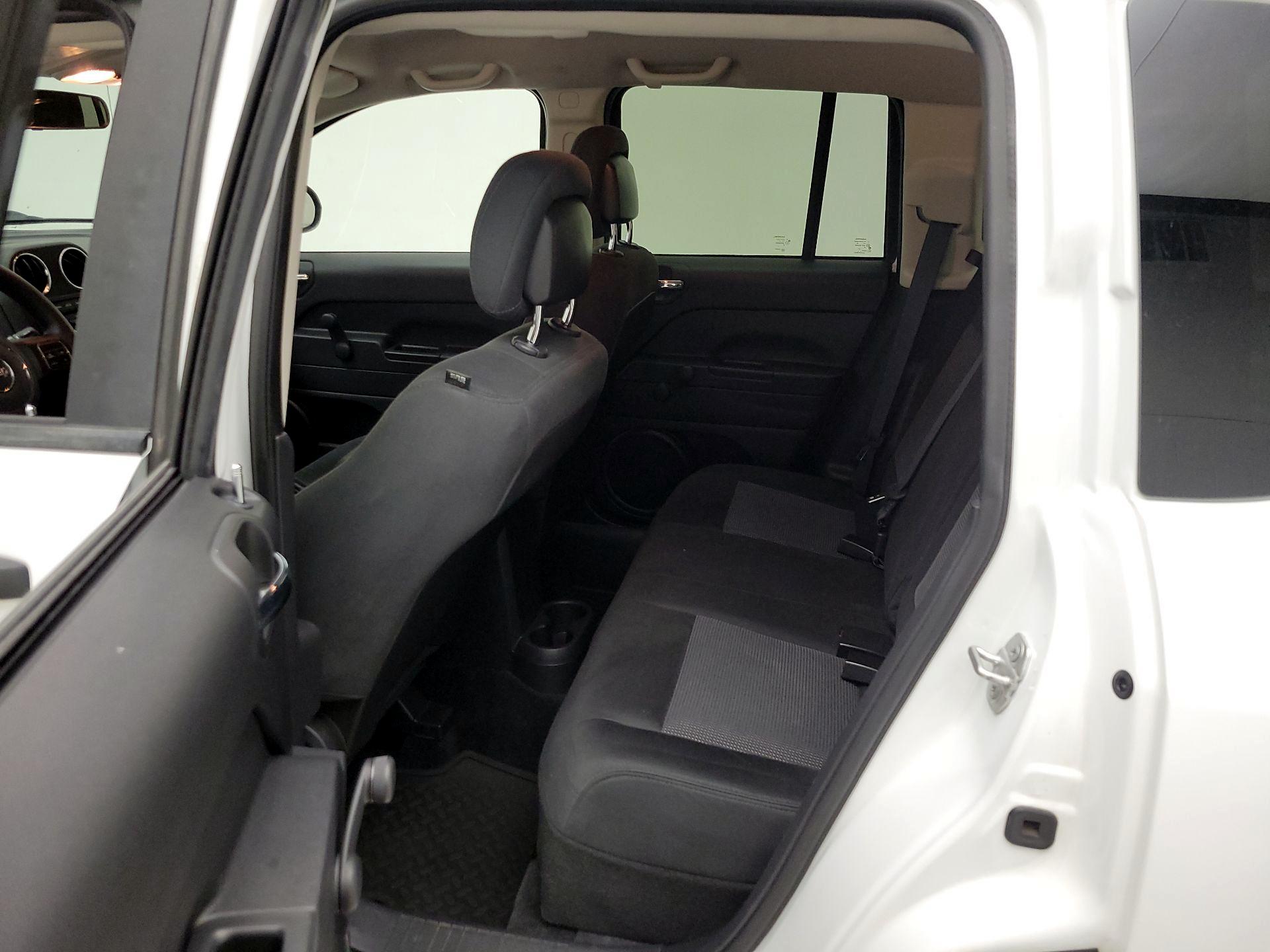Thumbnail: 2015 Jeep Compass - 16