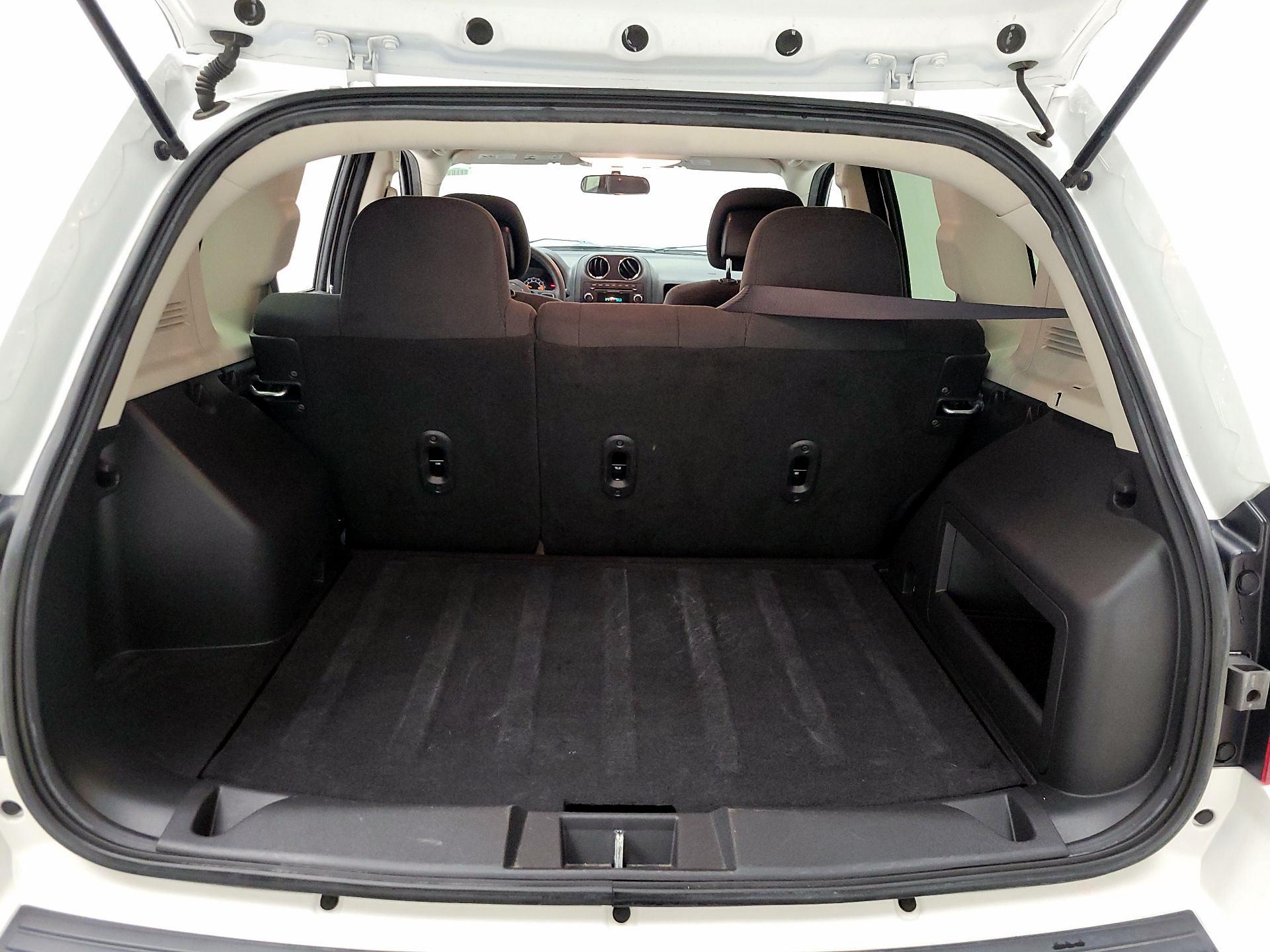 Thumbnail: 2015 Jeep Compass - 17