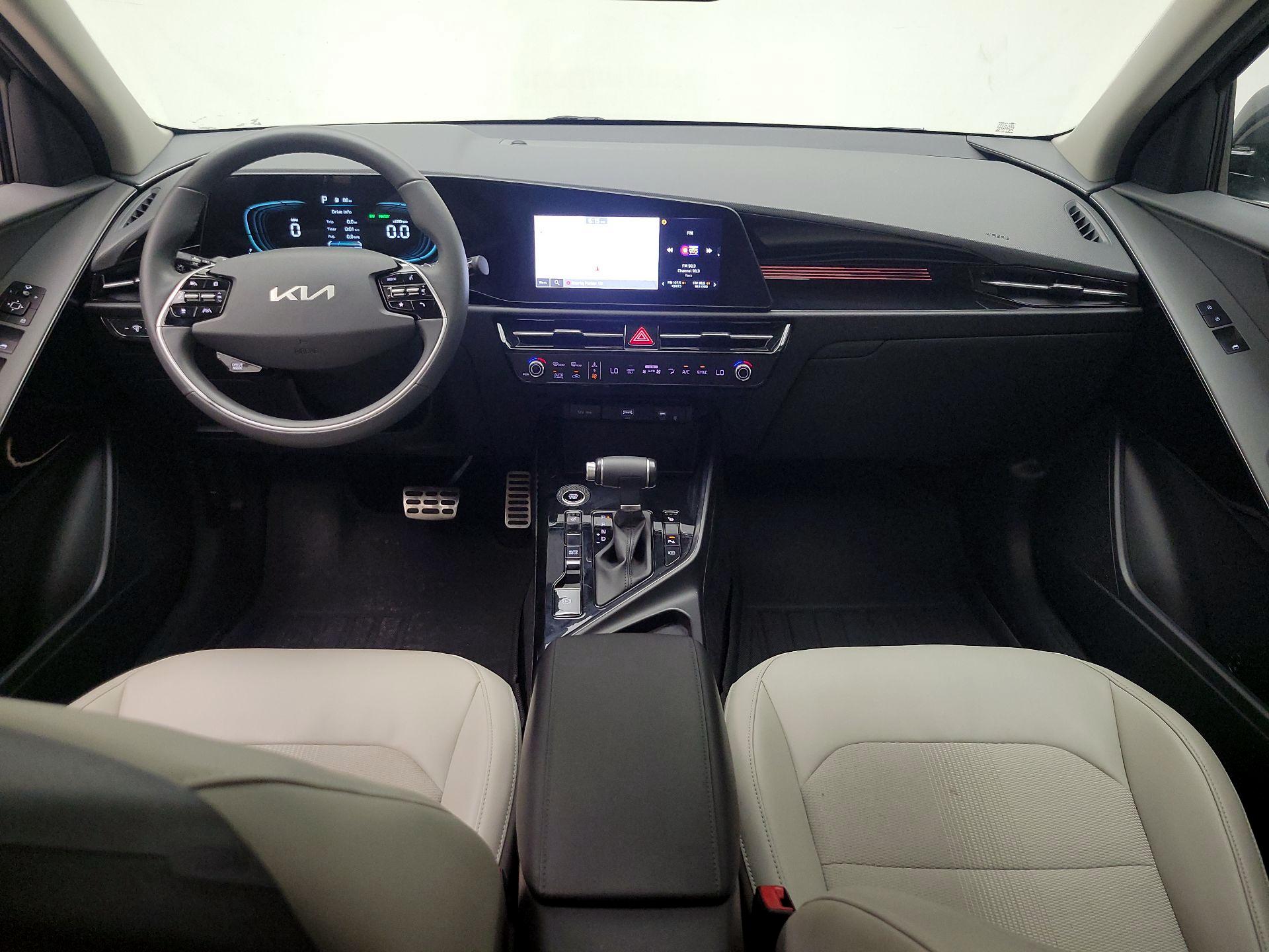 Thumbnail: 2023 Kia Niro - 9