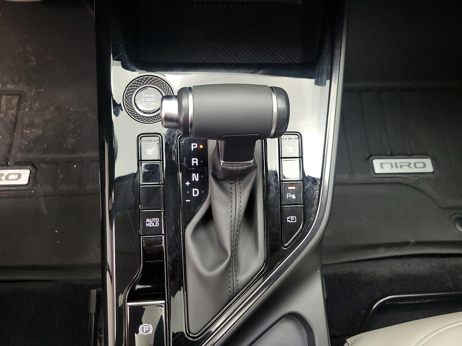 Thumbnail: 2023 Kia Niro - 18