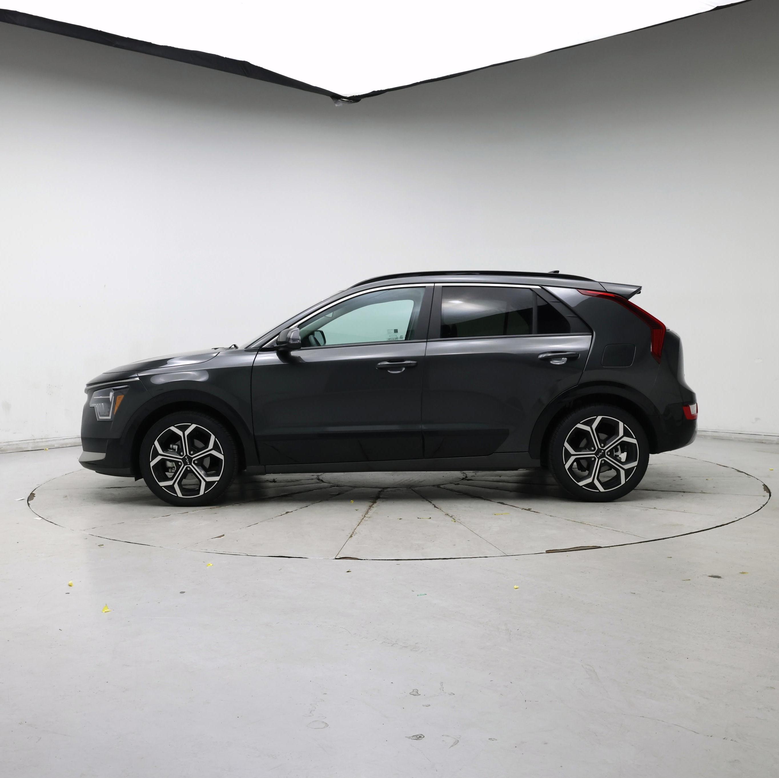 Thumbnail: 2023 Kia Niro - 3