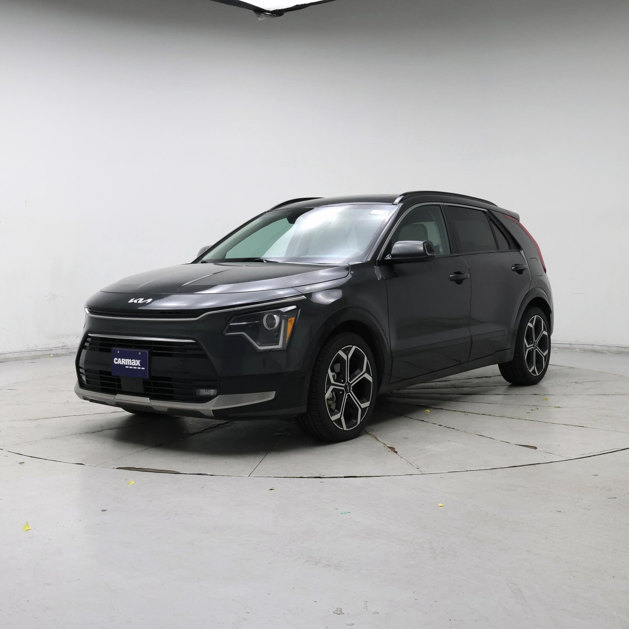 Thumbnail: 2023 Kia Niro - 4