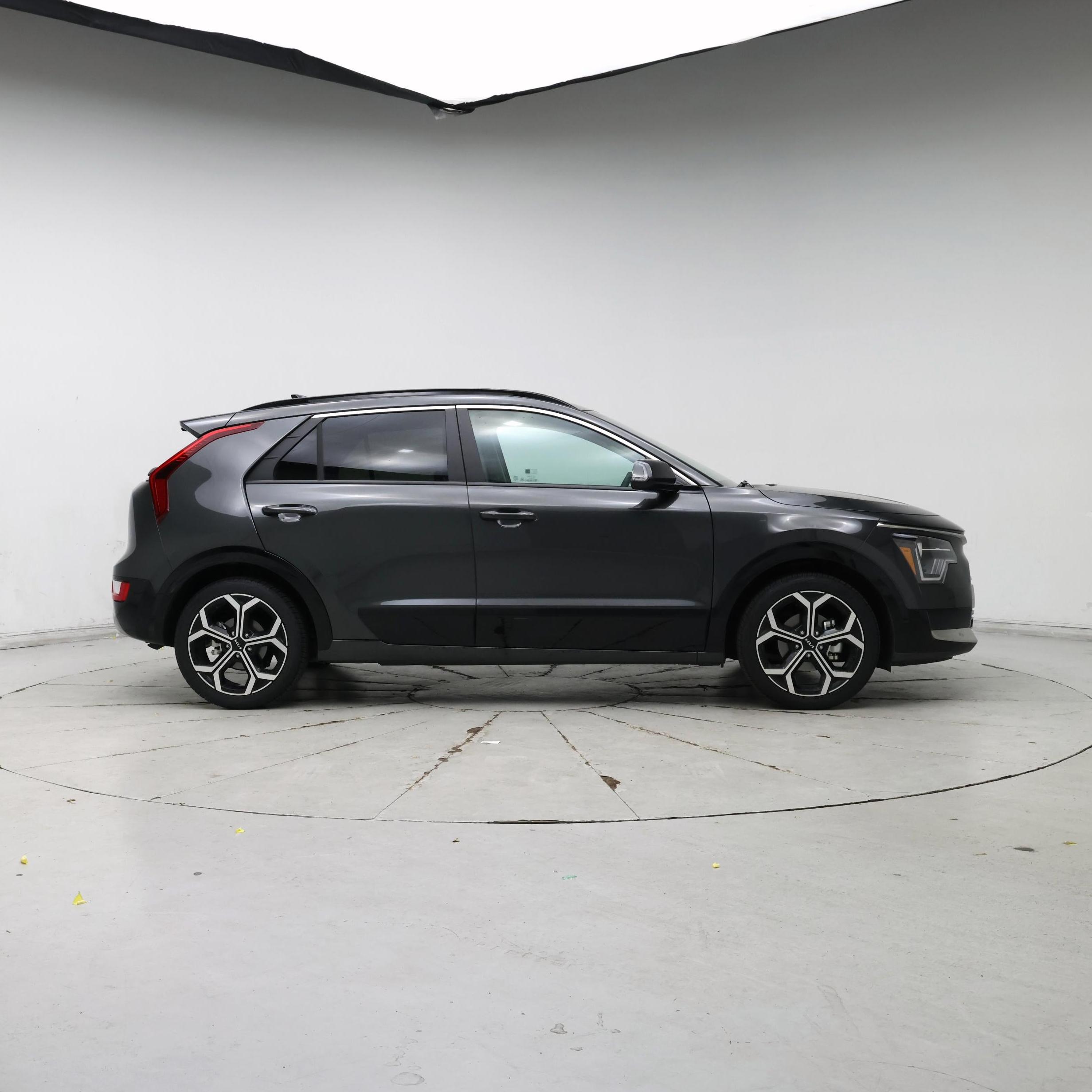 Thumbnail: 2023 Kia Niro - 7