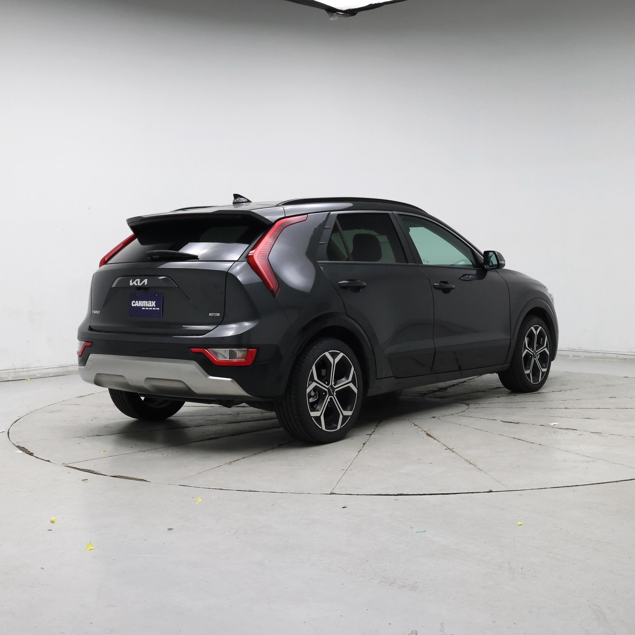 Thumbnail: 2023 Kia Niro - 8