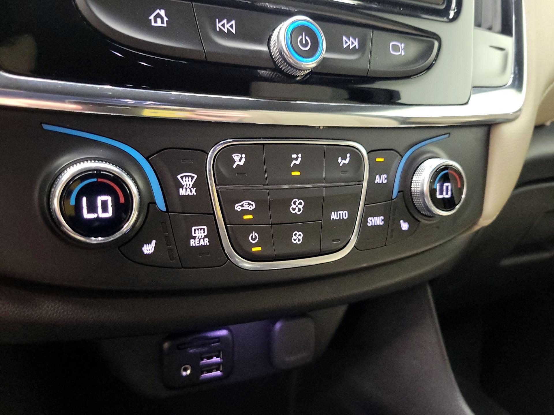 Thumbnail: 2023 Chevrolet Traverse - 17