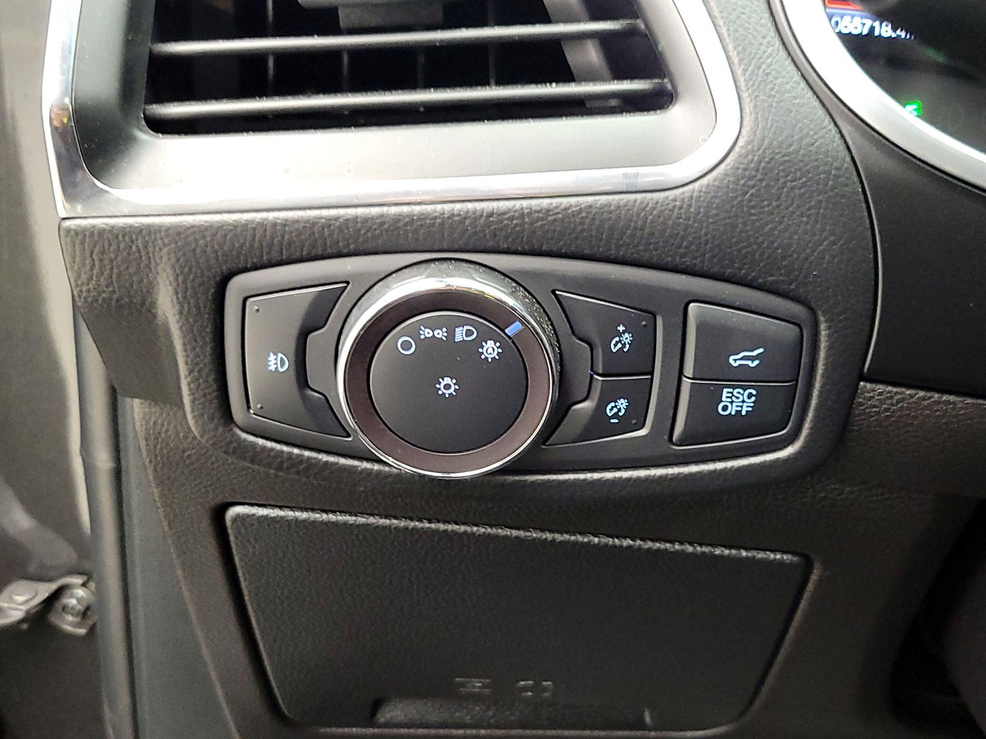 Thumbnail: 2019 Ford Edge - 13