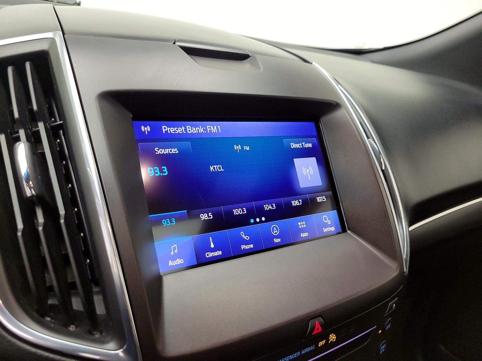 Thumbnail: 2019 Ford Edge - 16