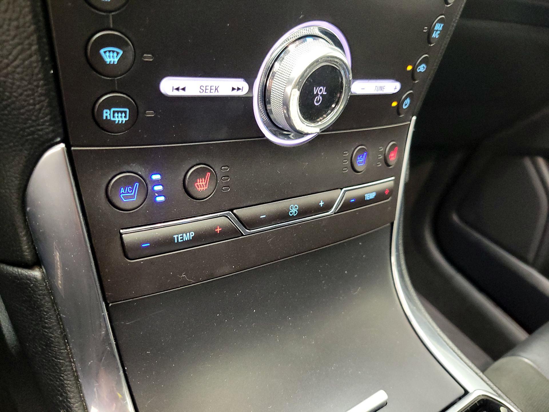 Thumbnail: 2019 Ford Edge - 17