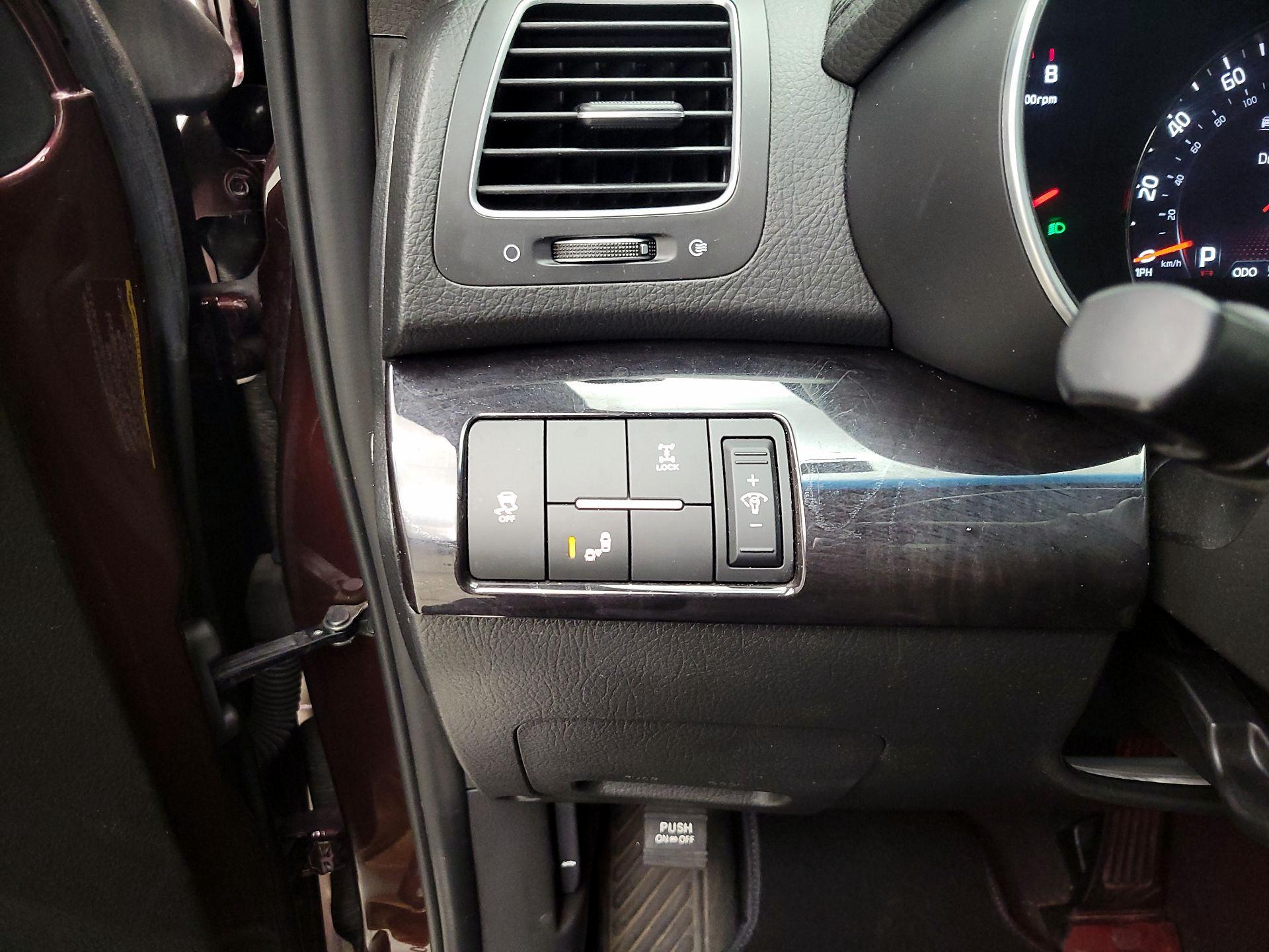Thumbnail: 2015 Kia Sorento - 13