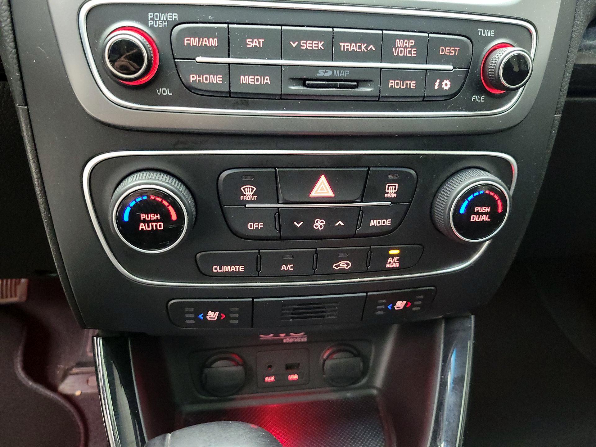 Thumbnail: 2015 Kia Sorento - 17