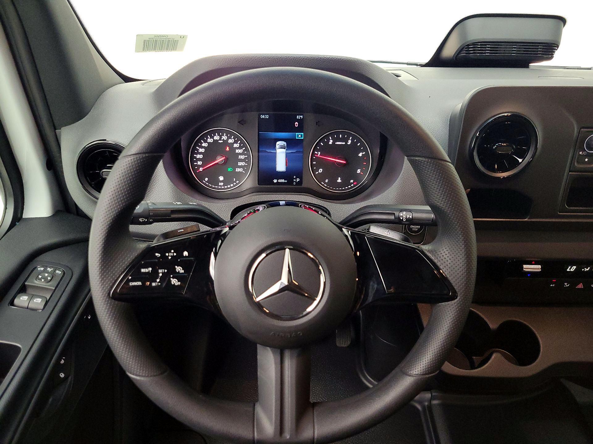 Thumbnail: 2025 Mercedes-Benz Sprinter - 10