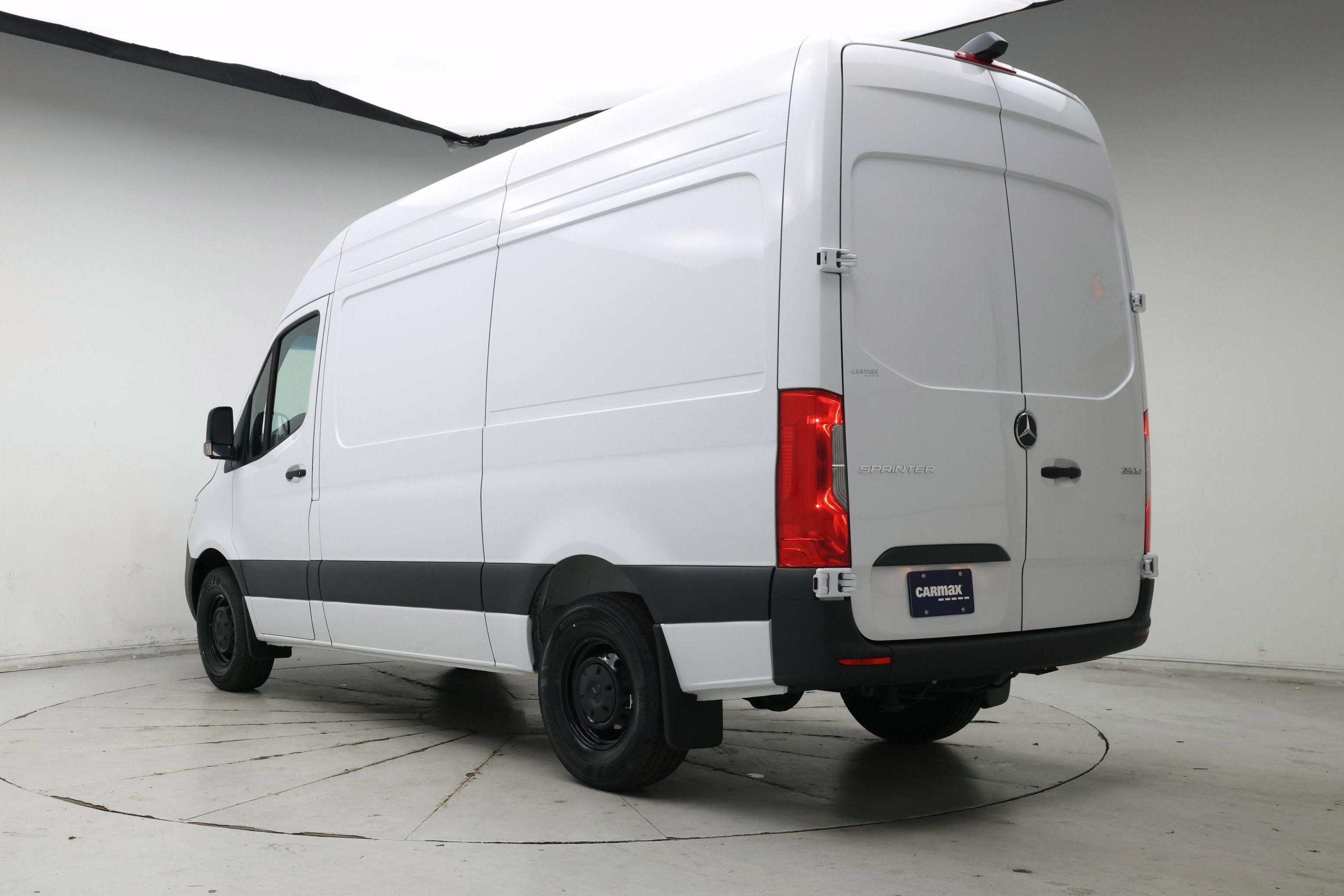 Thumbnail: 2025 Mercedes-Benz Sprinter - 2