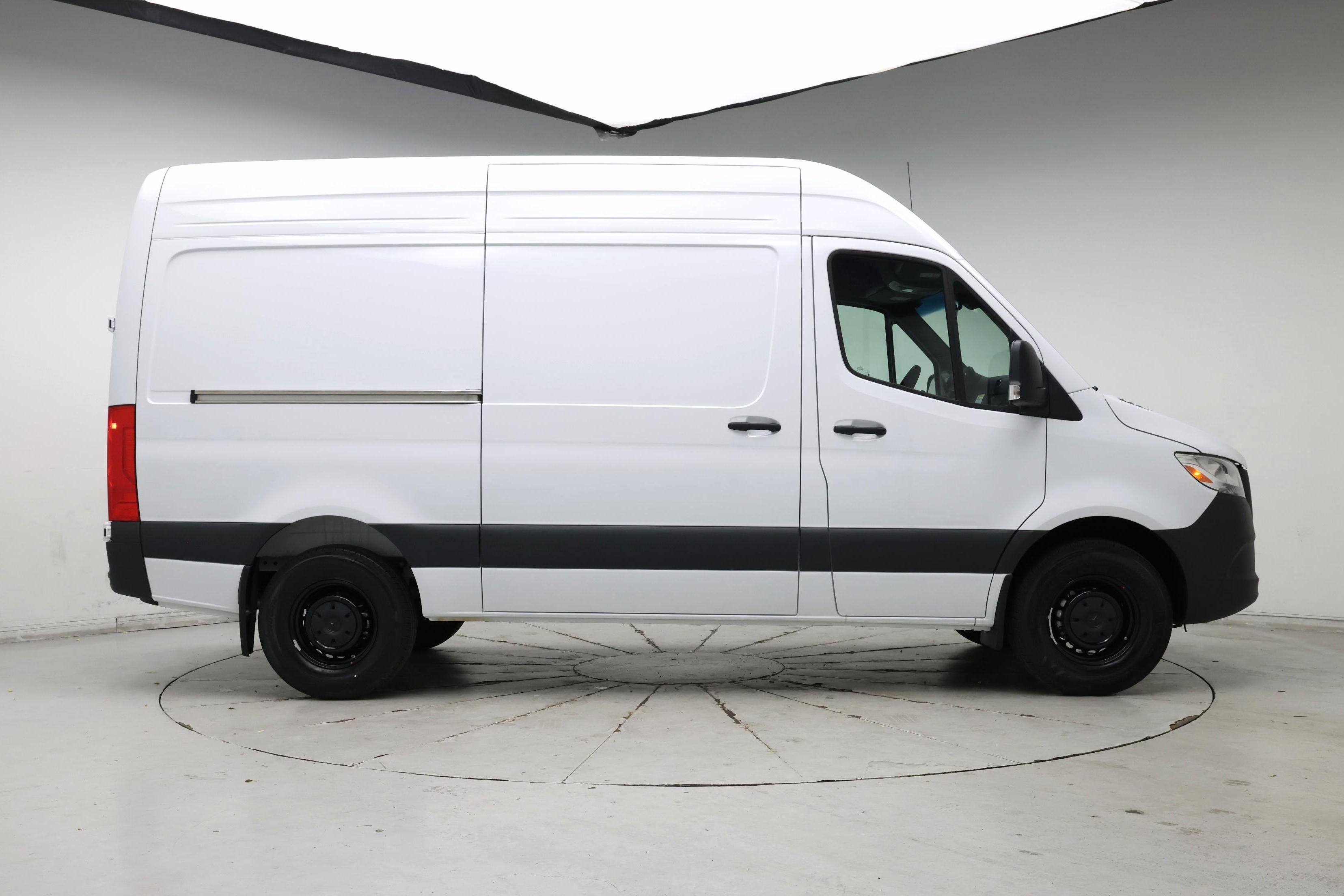 Thumbnail: 2025 Mercedes-Benz Sprinter - 7