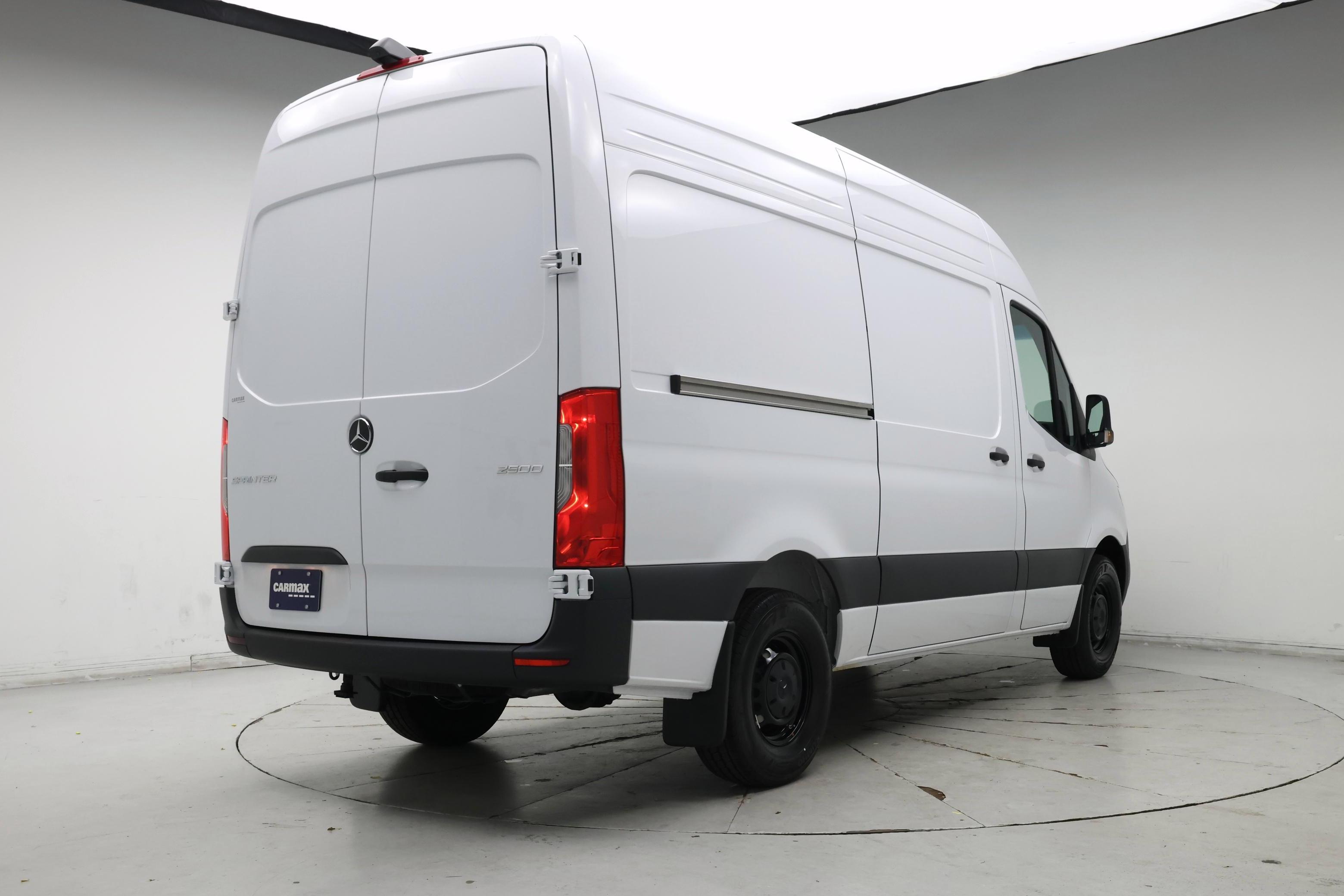 Thumbnail: 2025 Mercedes-Benz Sprinter - 8