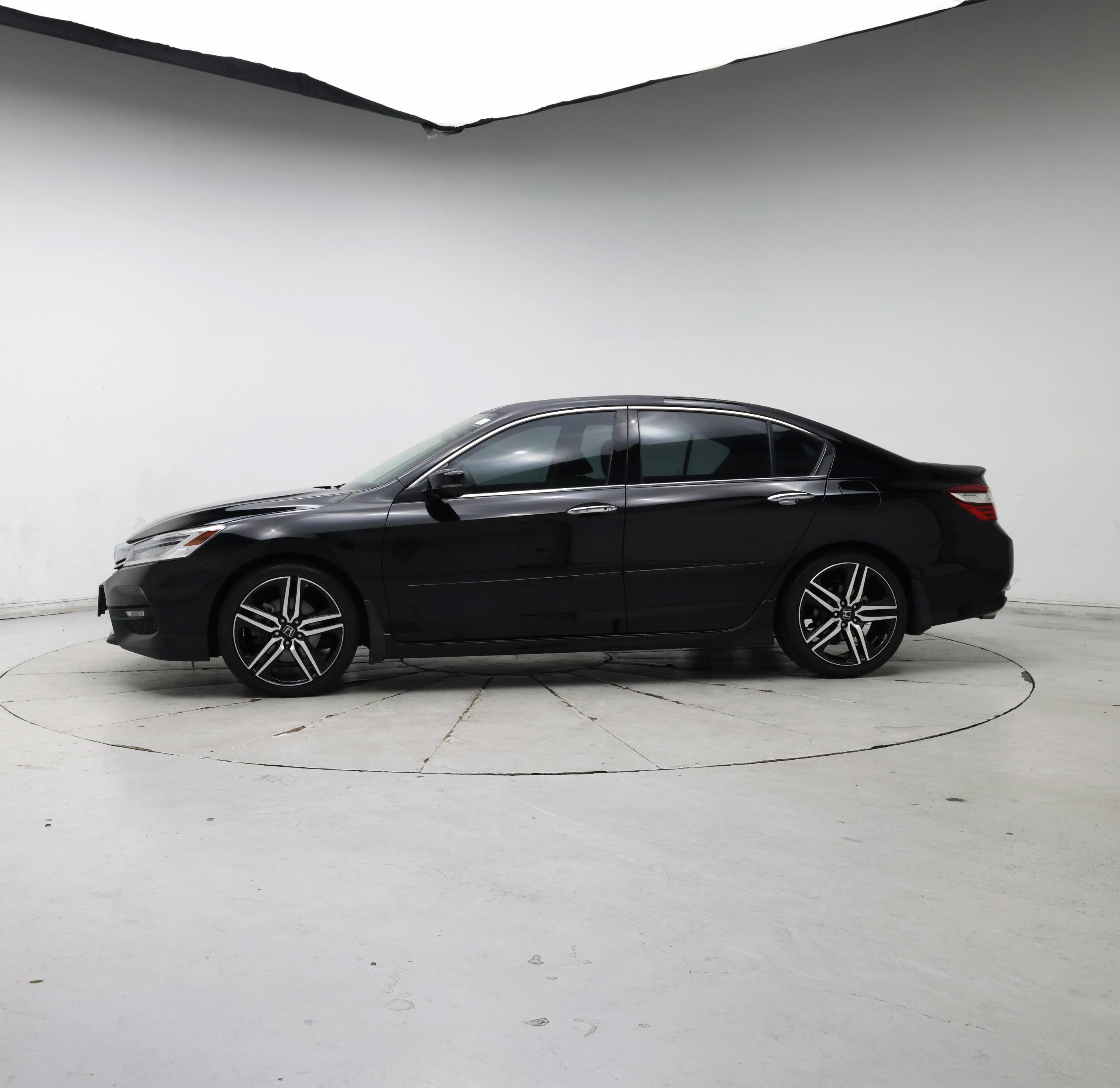 Thumbnail: 2017 Honda Accord - 3
