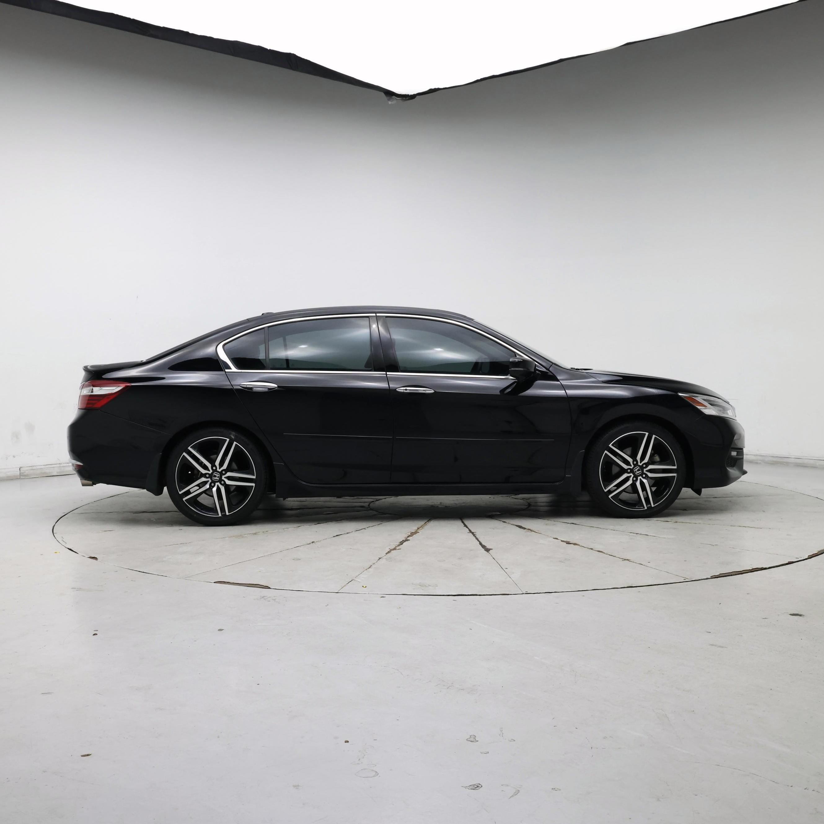 Thumbnail: 2017 Honda Accord - 7