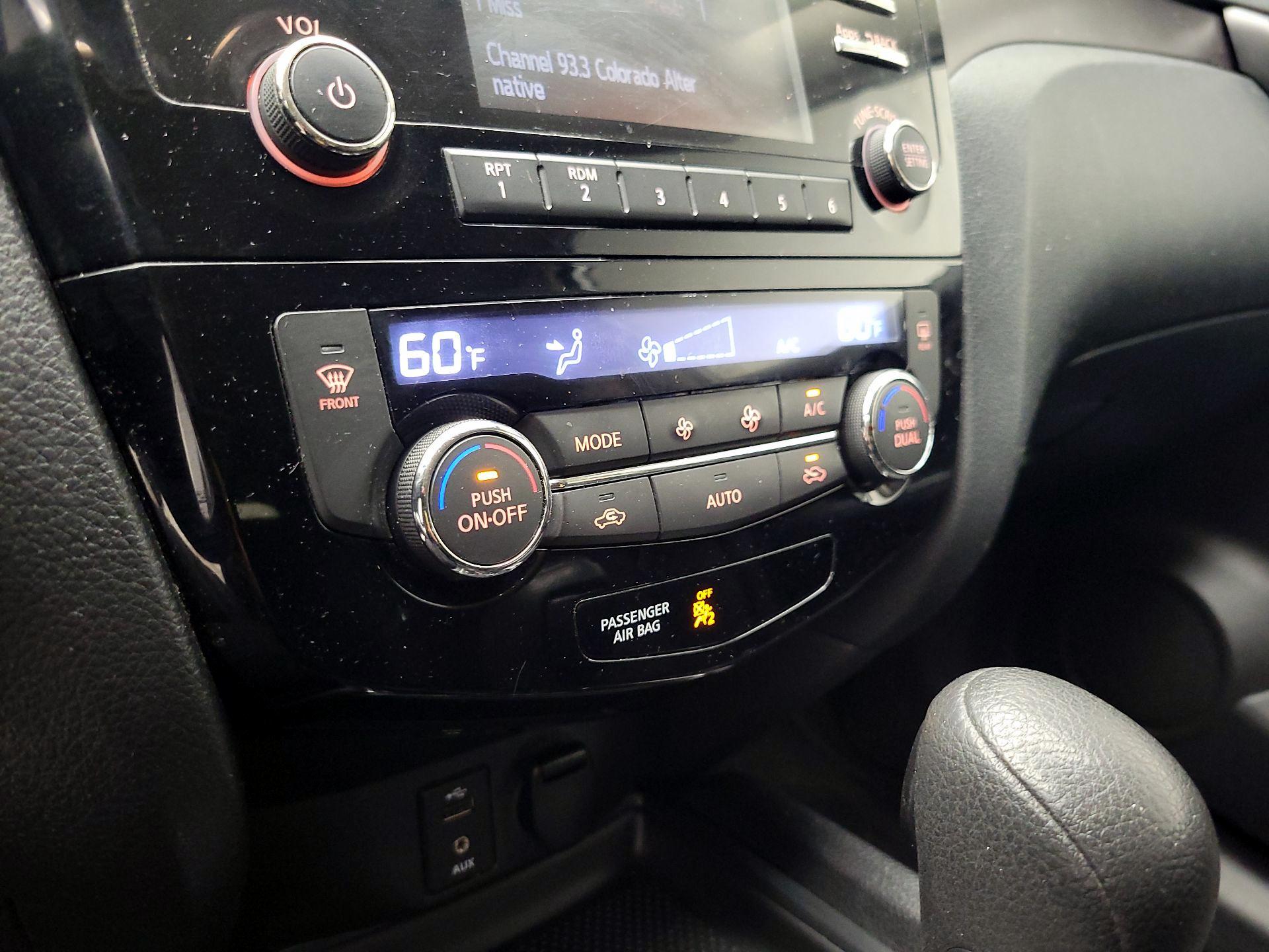 Thumbnail: 2015 Nissan Rogue - 16