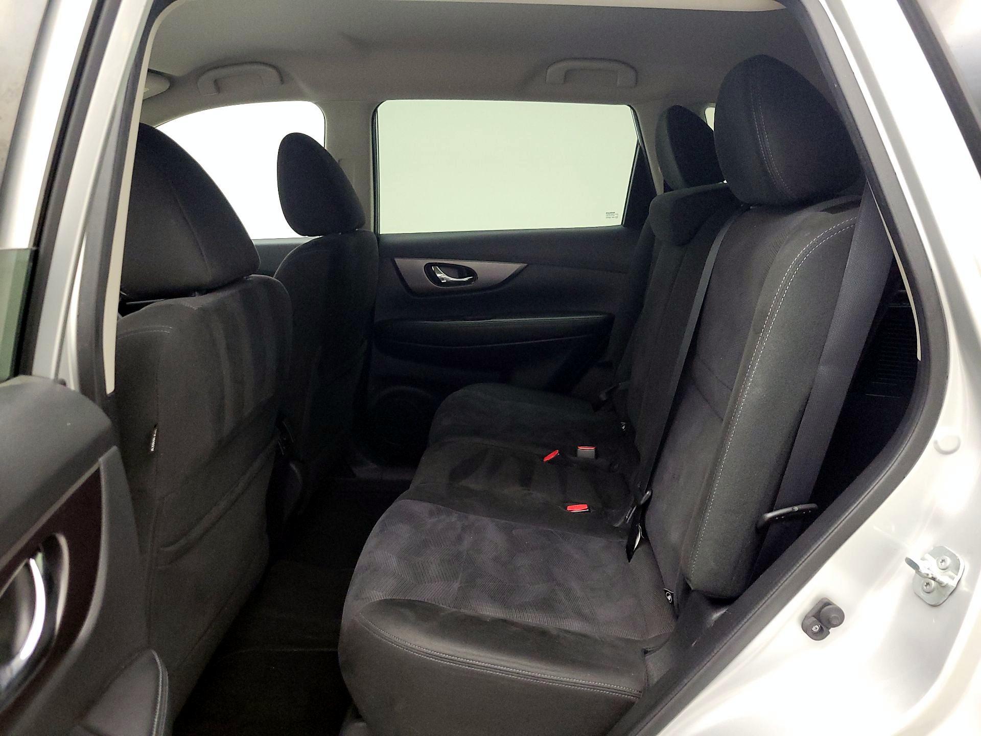 Thumbnail: 2015 Nissan Rogue - 19