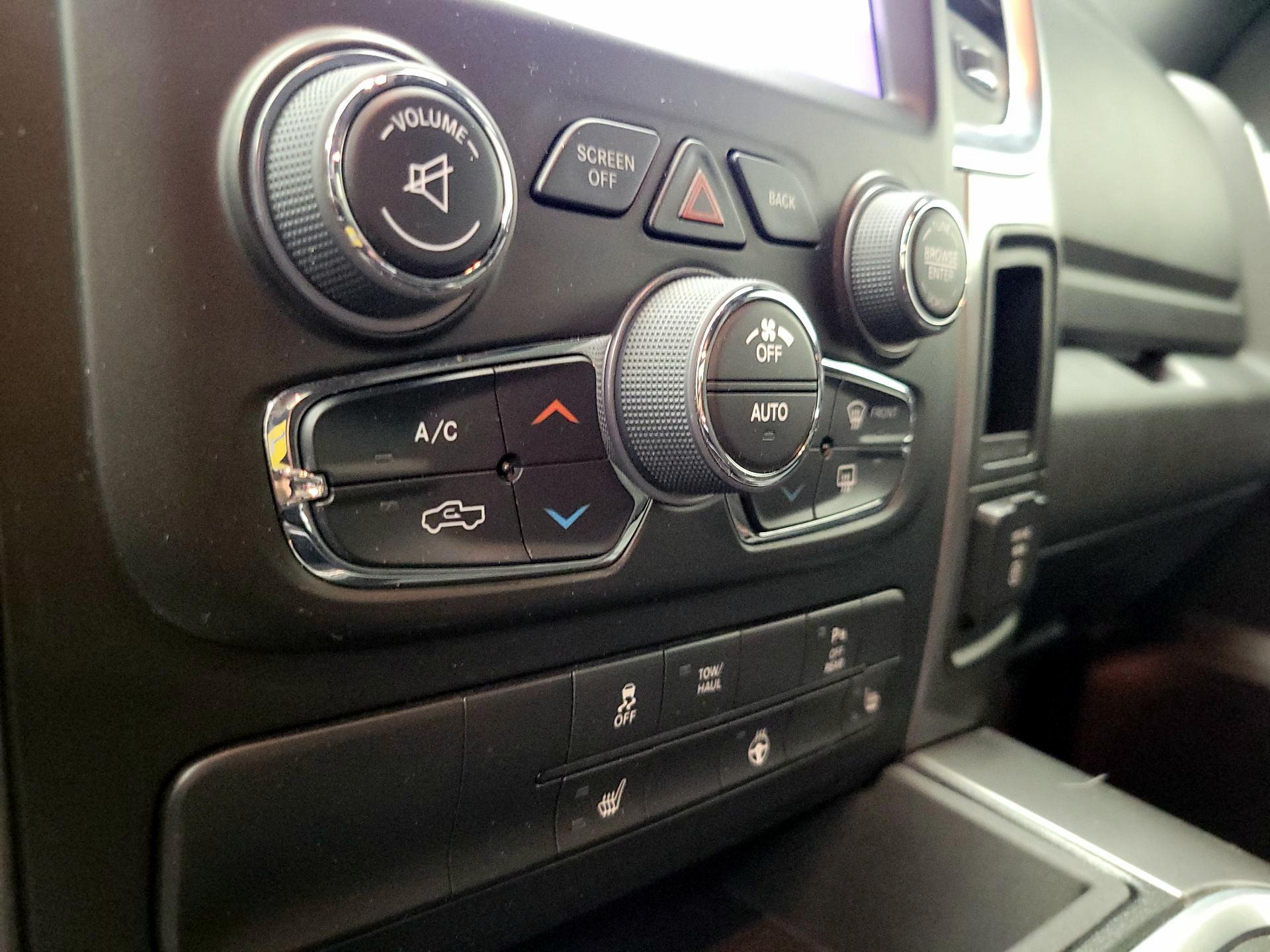 Thumbnail: 2022 RAM 1500 Classic - 16
