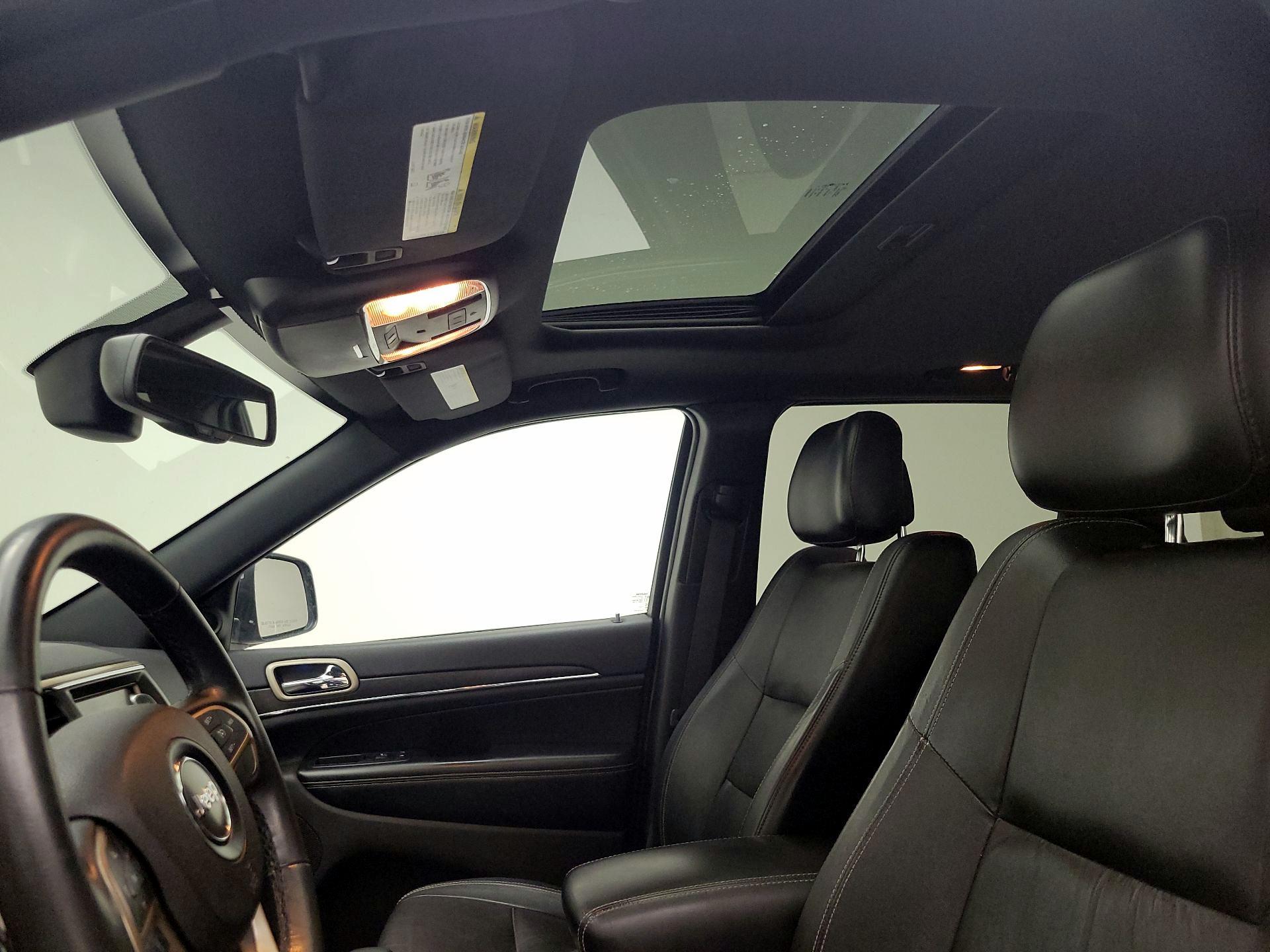 Thumbnail: 2015 Jeep Grand Cherokee - 20