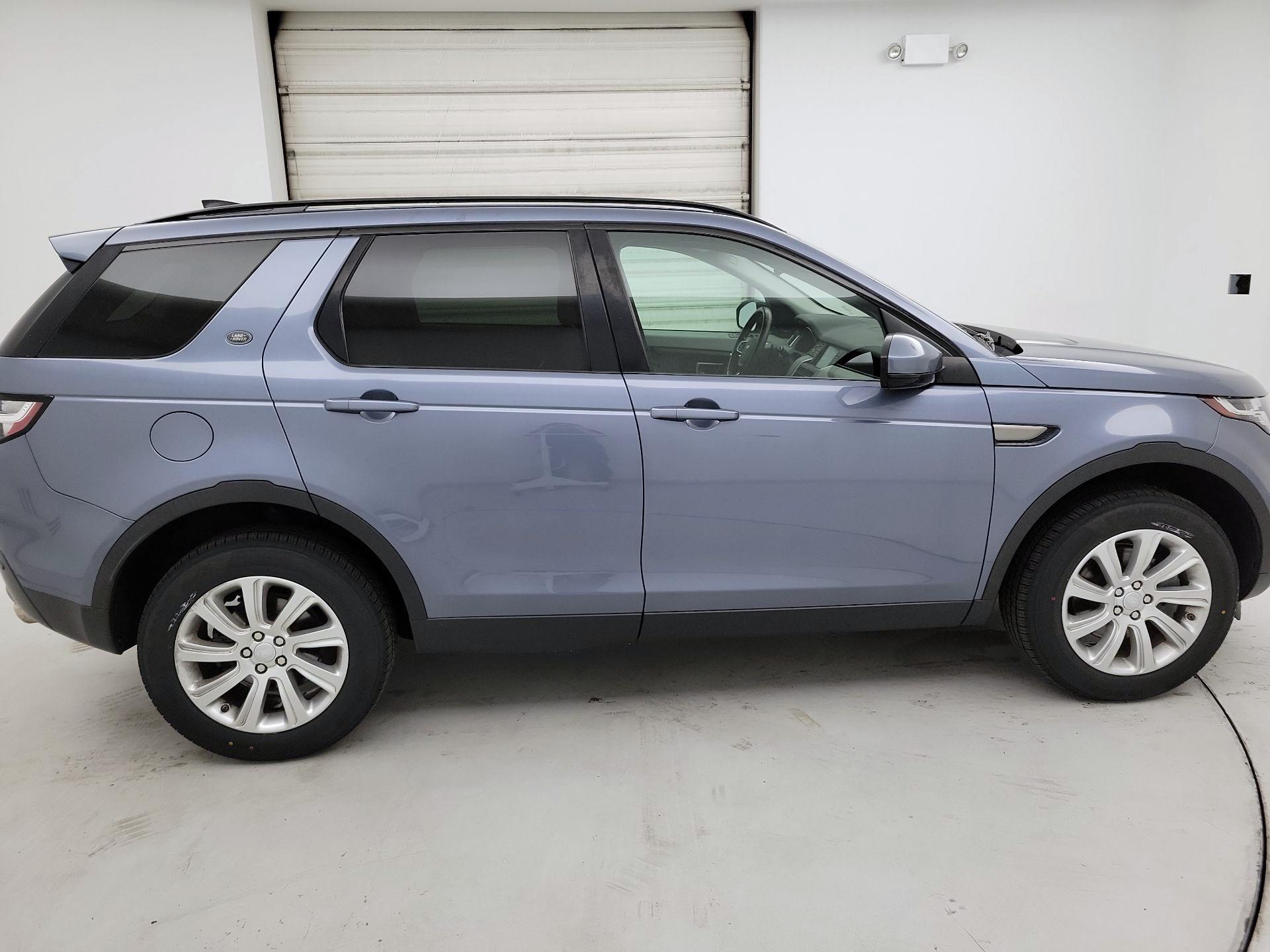 Thumbnail: 2018 Land Rover Discovery Sport - 4