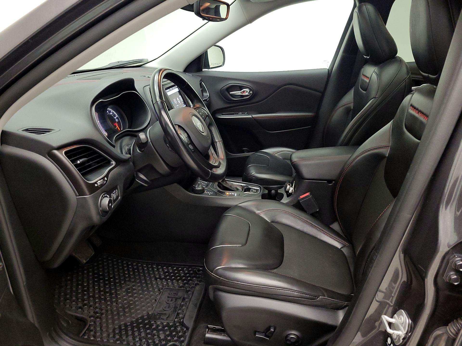 Thumbnail: 2021 Jeep Cherokee - 11