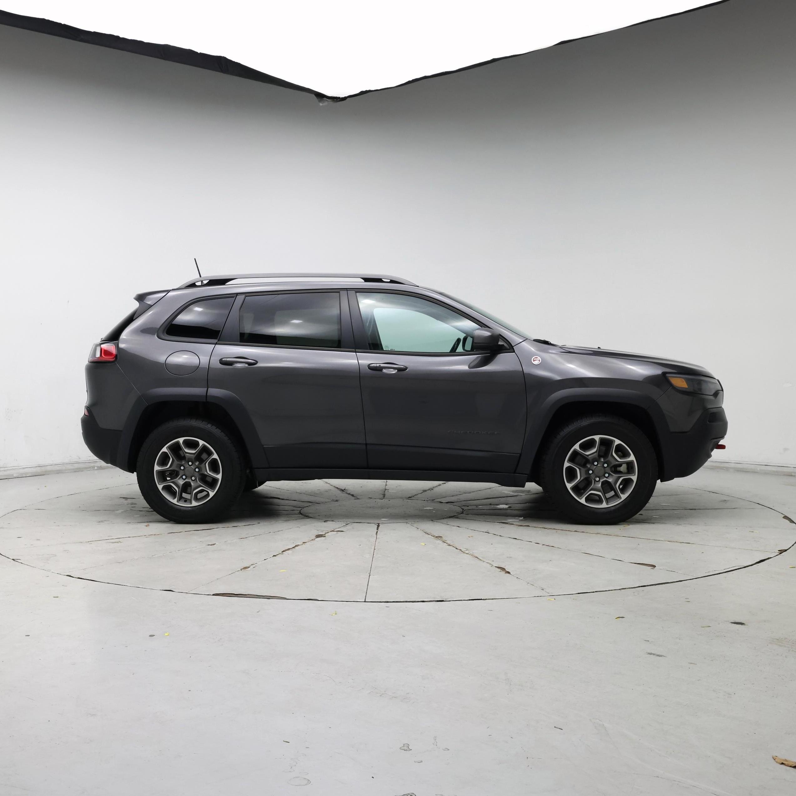 Thumbnail: 2021 Jeep Cherokee - 7