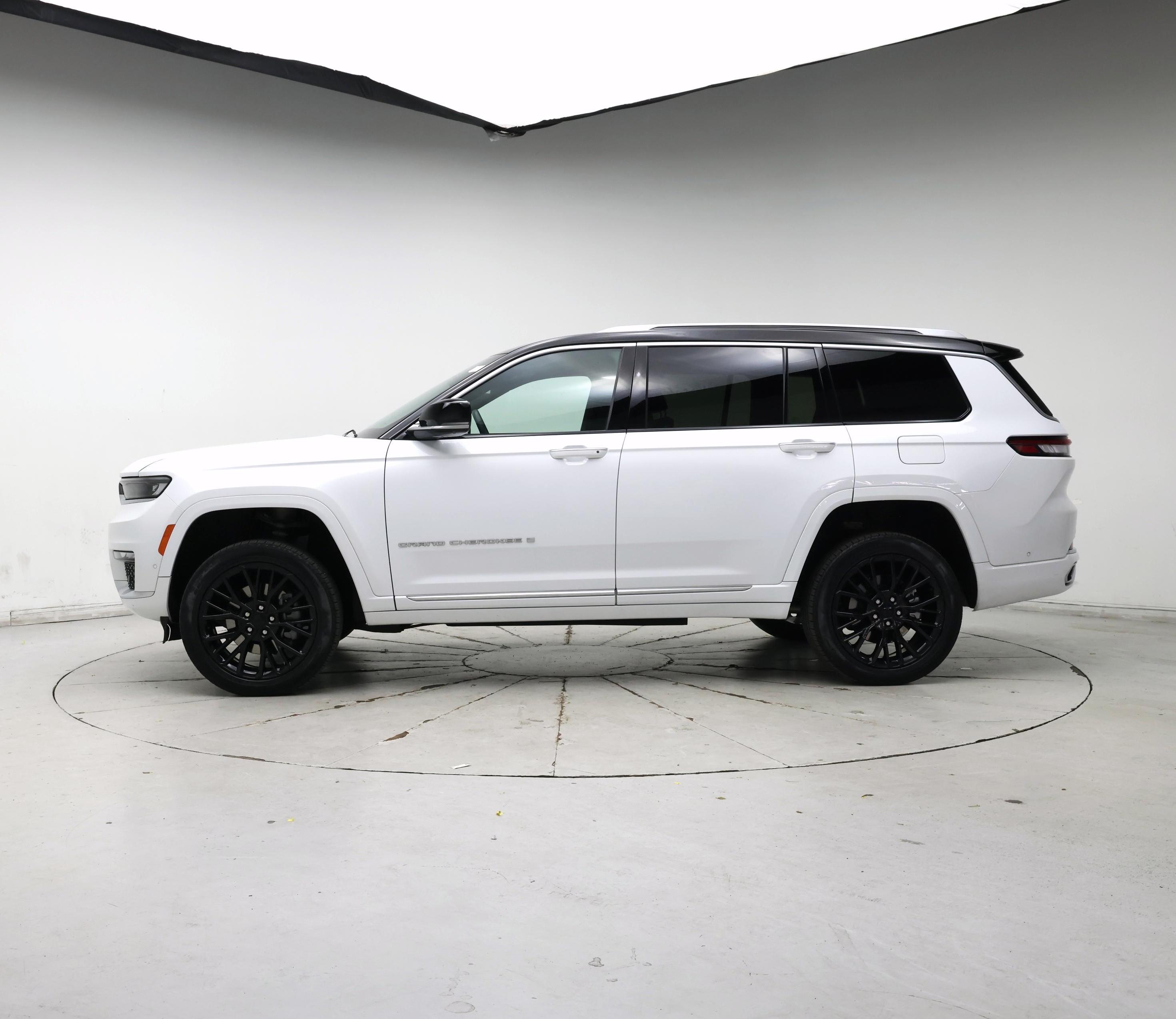 Thumbnail: 2023 Jeep Grand Cherokee L - 3