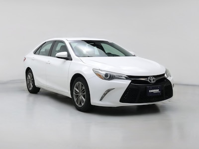 White 2015 Toyota Camry SE