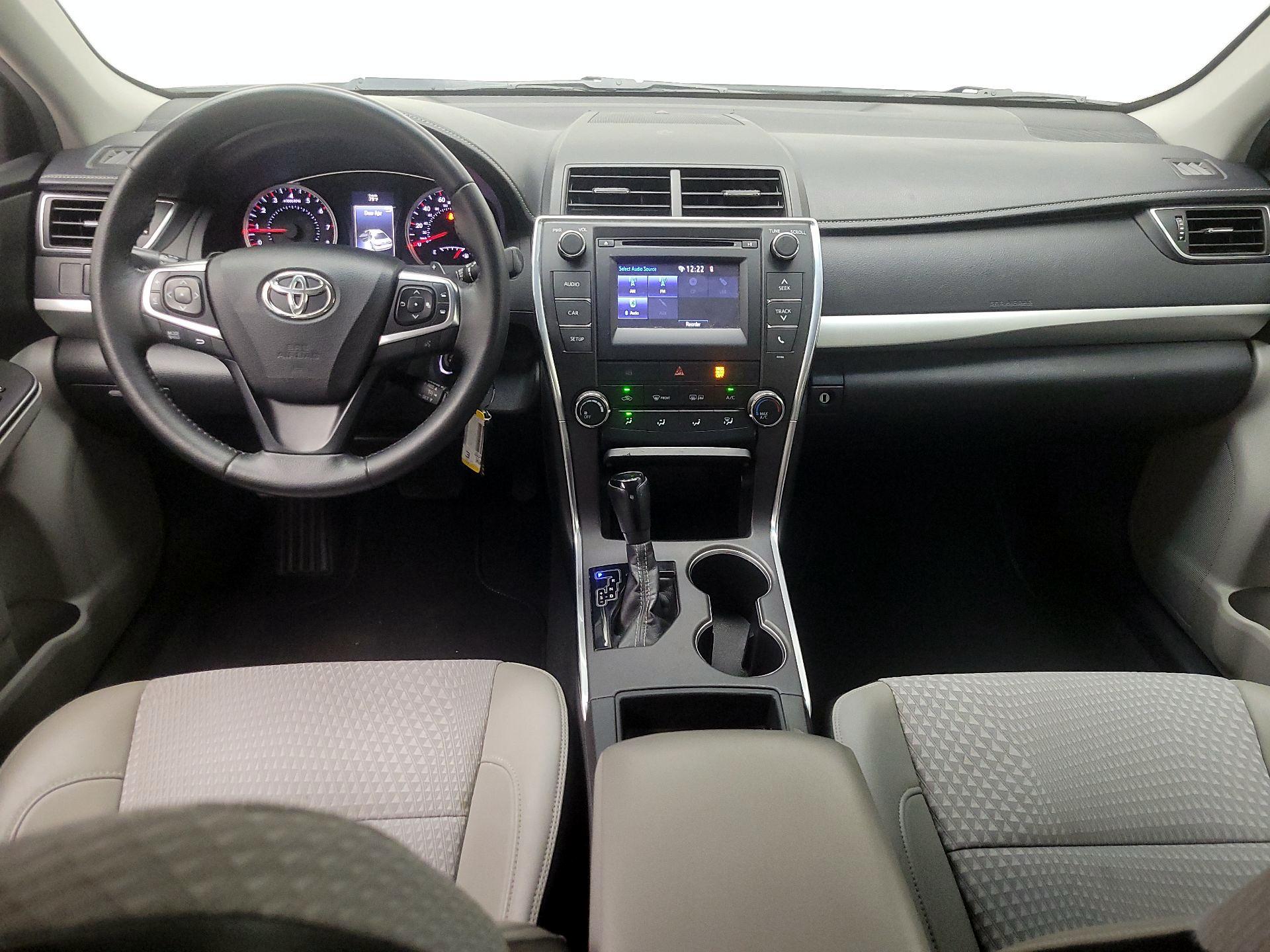 Thumbnail: 2015 Toyota Camry - 9