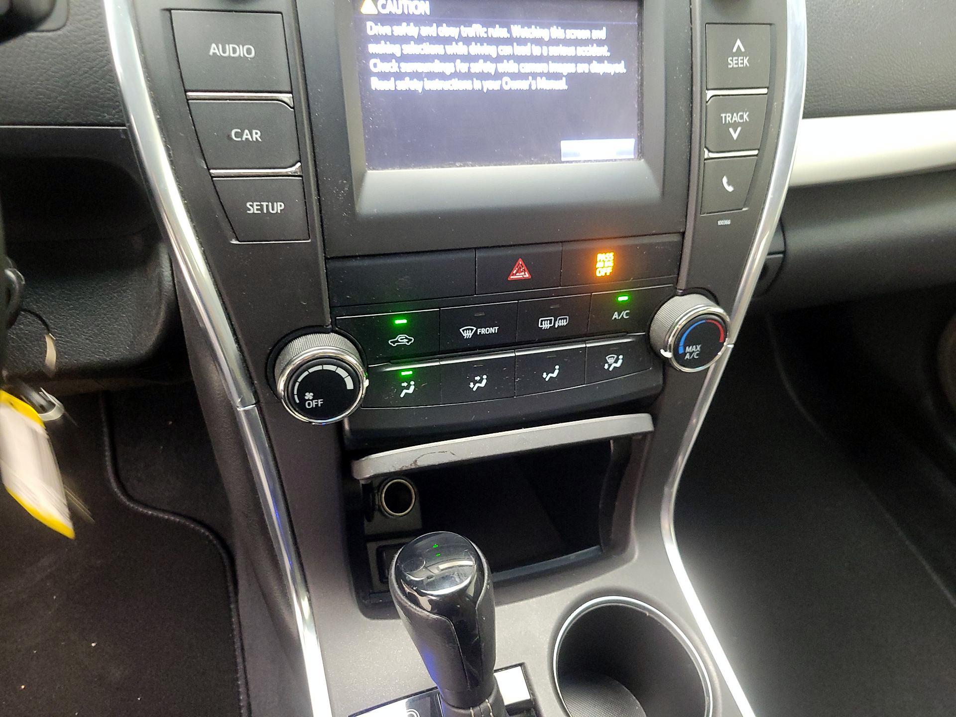 Thumbnail: 2015 Toyota Camry - 16
