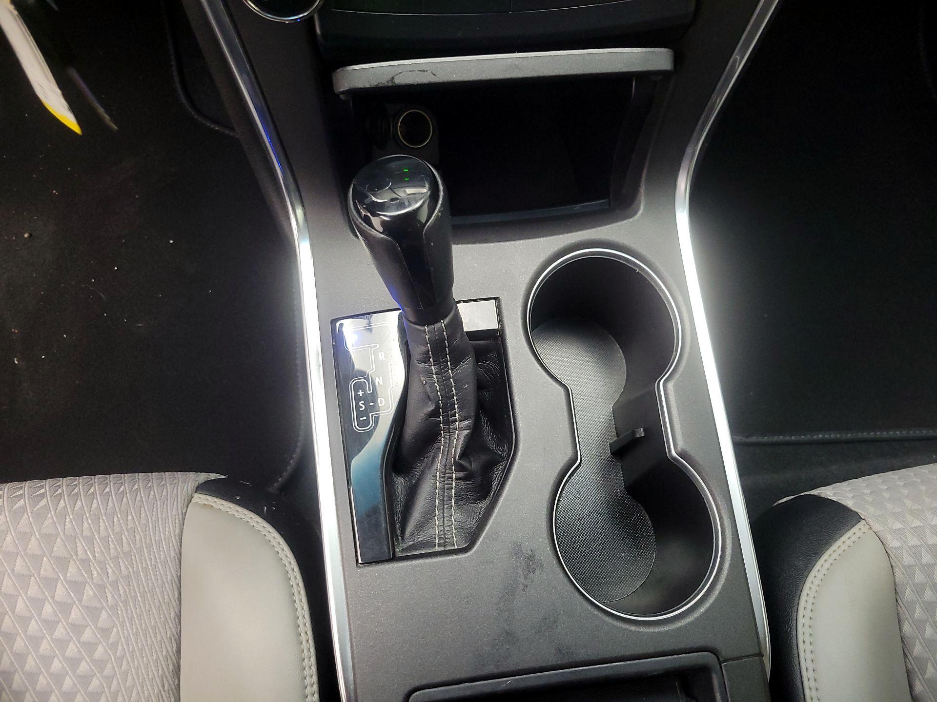 Thumbnail: 2015 Toyota Camry - 17