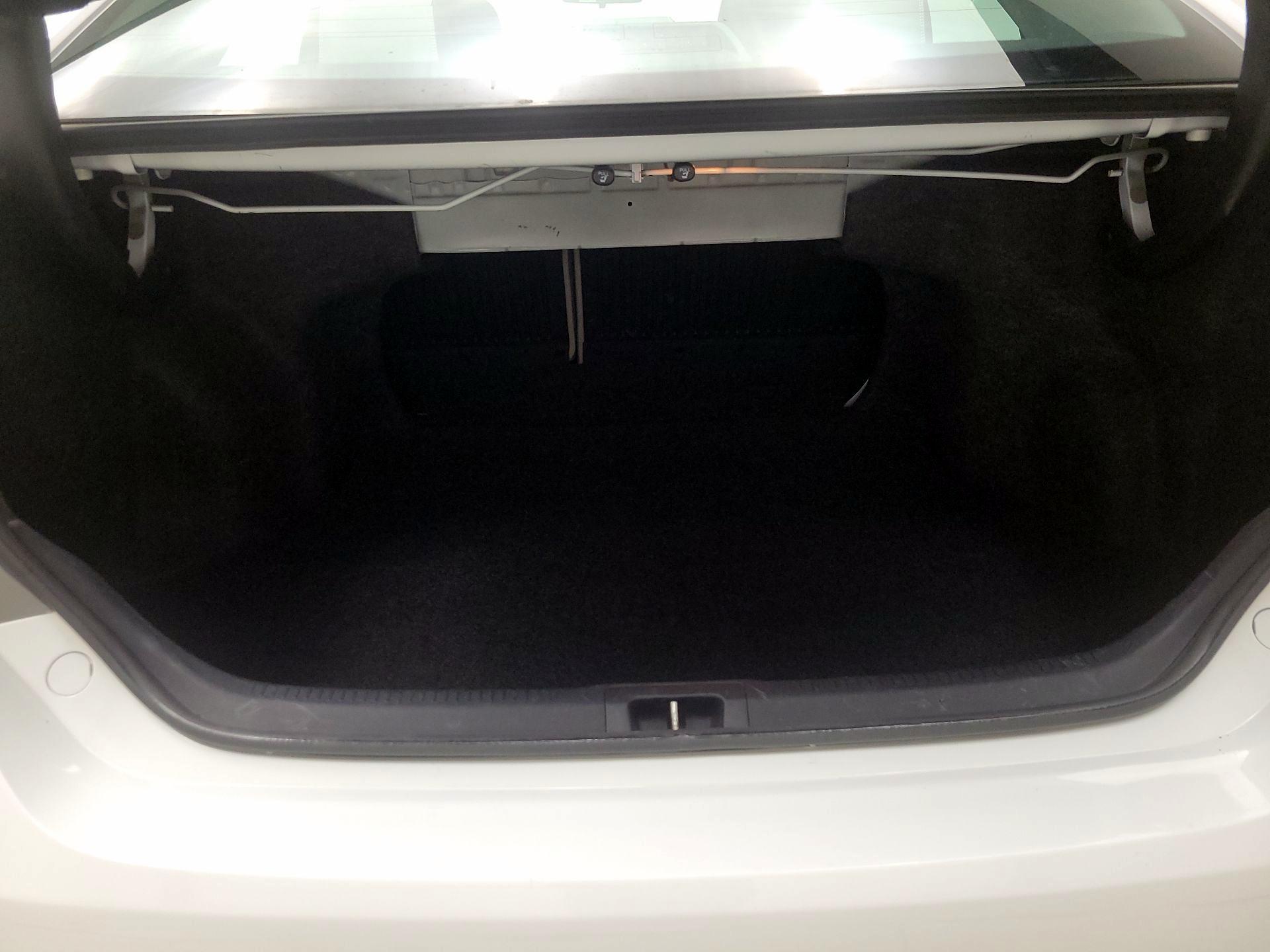 Thumbnail: 2015 Toyota Camry - 20