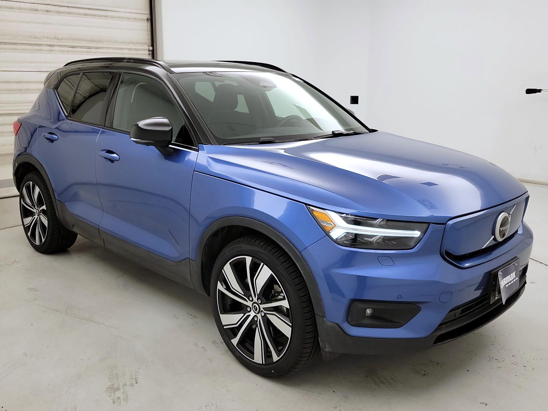 Thumbnail: 2021 Volvo XC40 - 1